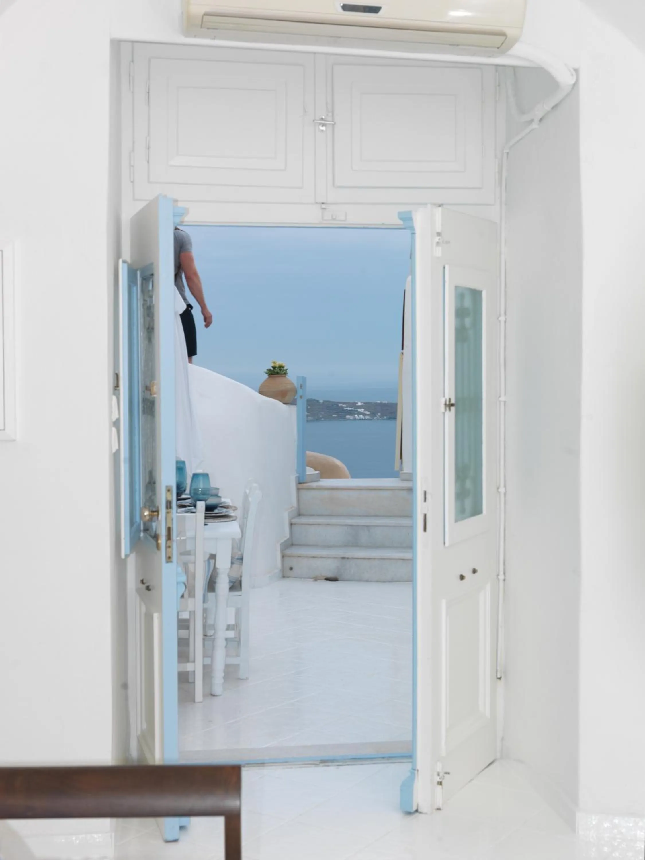 Balcony/Terrace in OIA UNIQUE HOMES by K&K