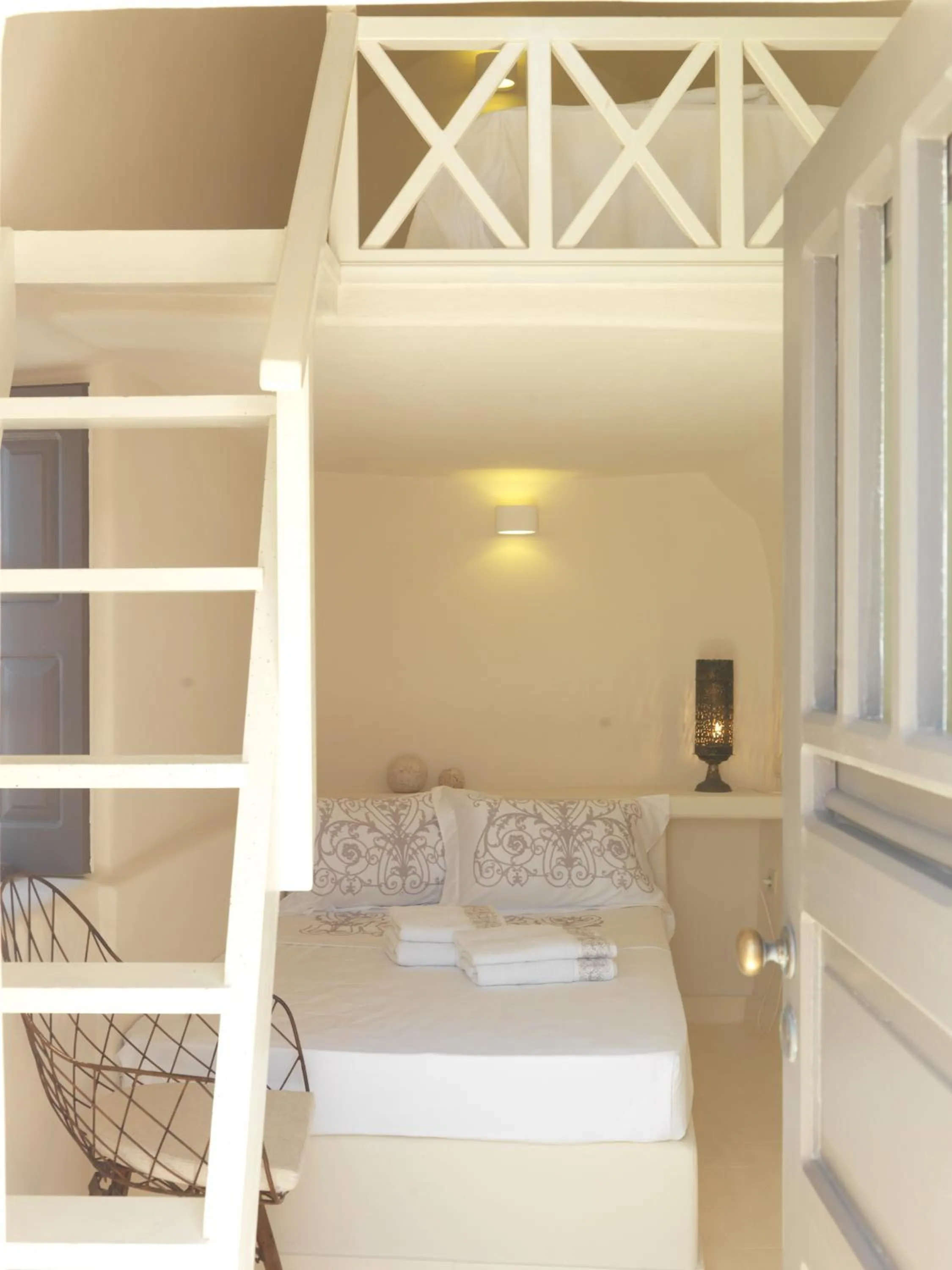 Bedroom, Bed in OIA UNIQUE HOMES by K&K