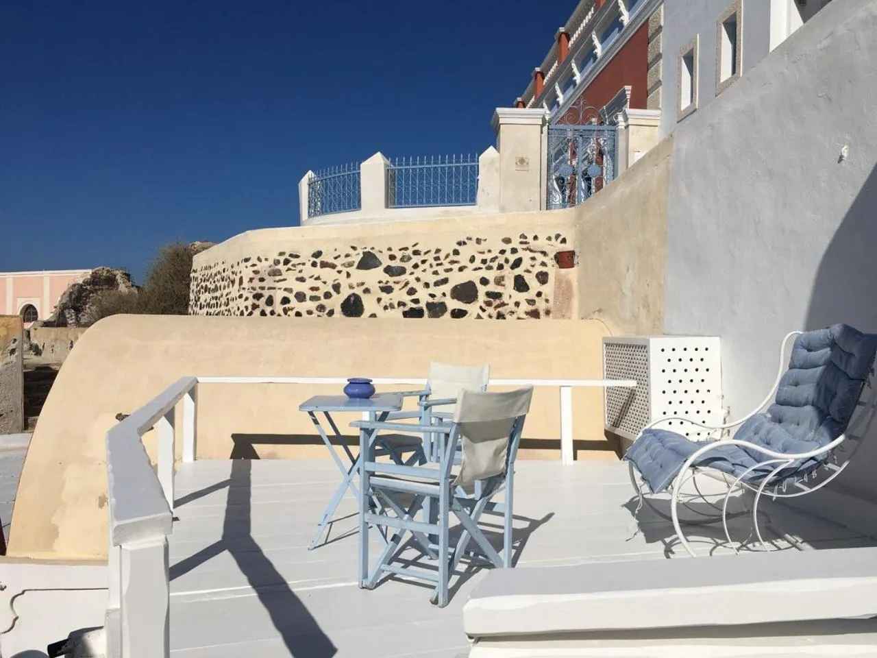 Balcony/Terrace in OIA UNIQUE HOMES by K&K