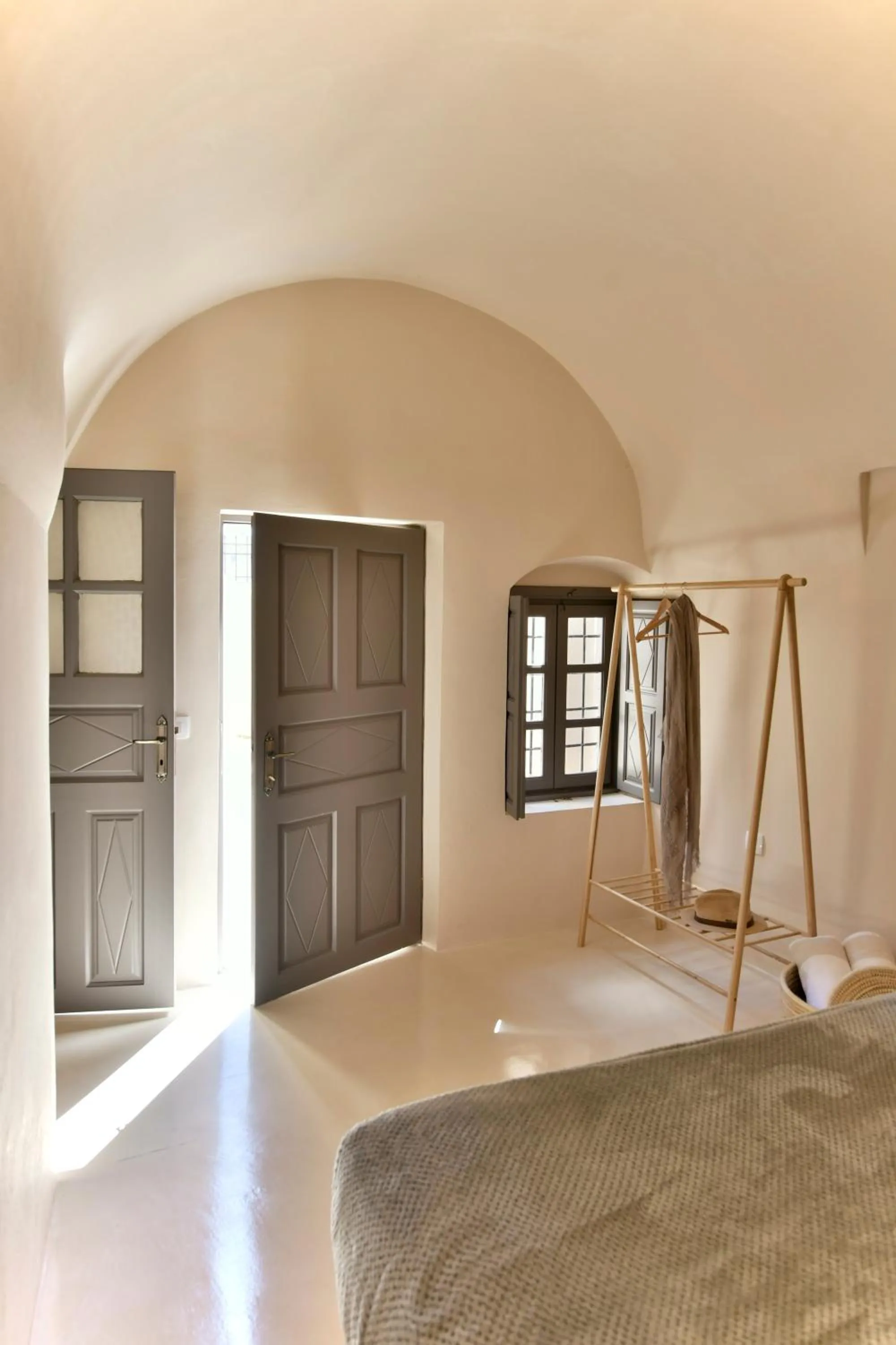 Bedroom, Bed in OIA UNIQUE HOMES by K&K