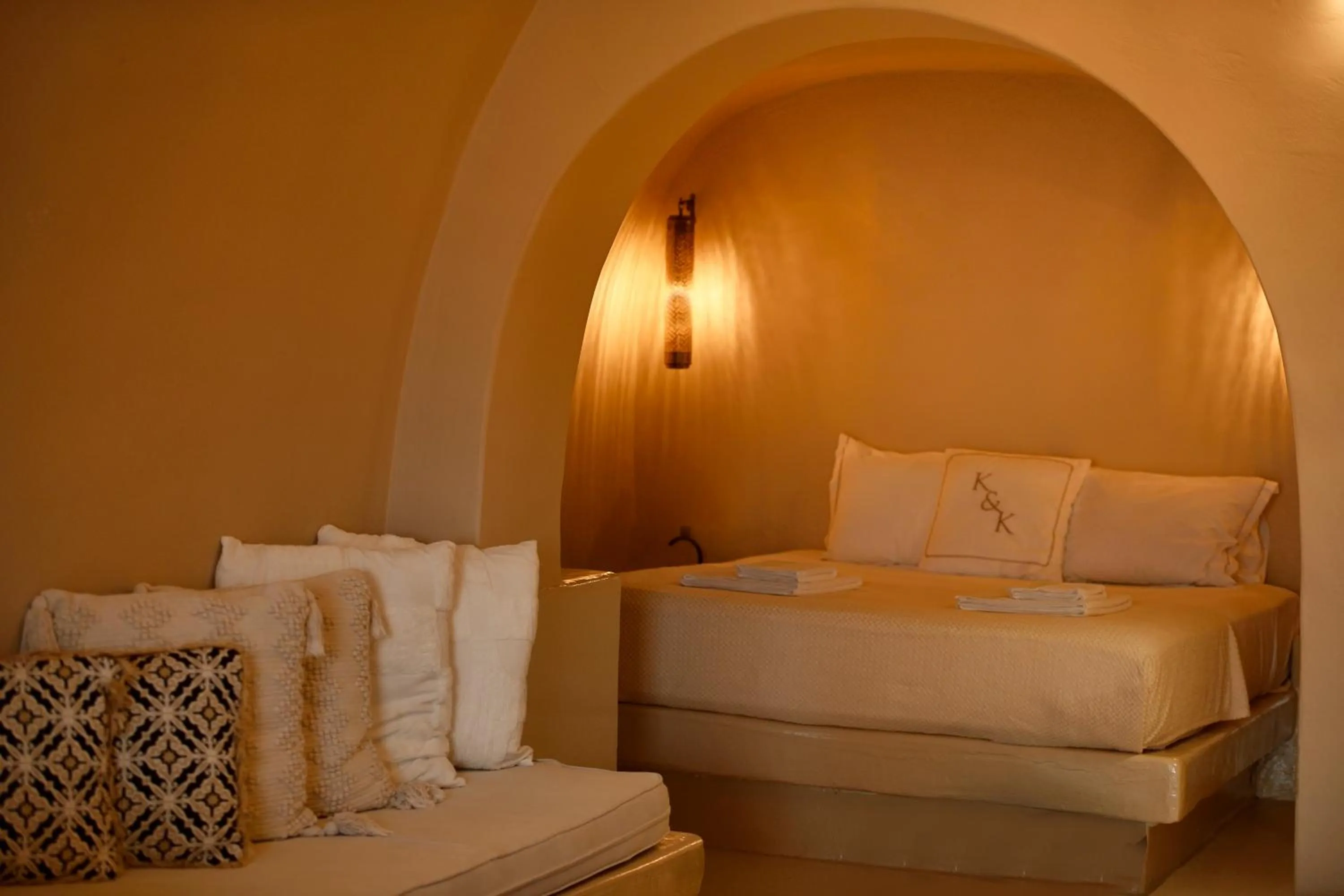 Bed in OIA UNIQUE HOMES by K&K