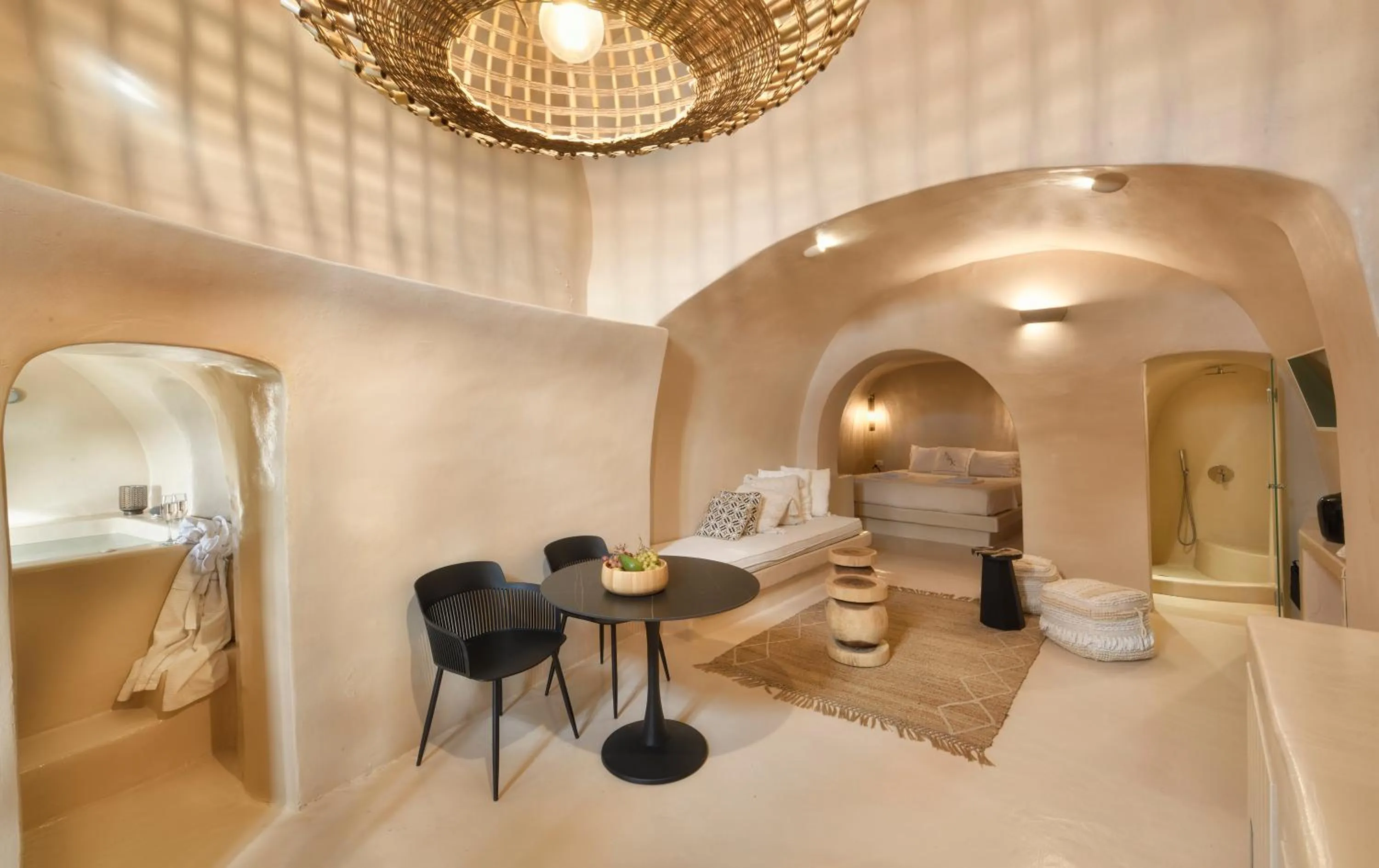 Seating area in OIA UNIQUE HOMES by K&K