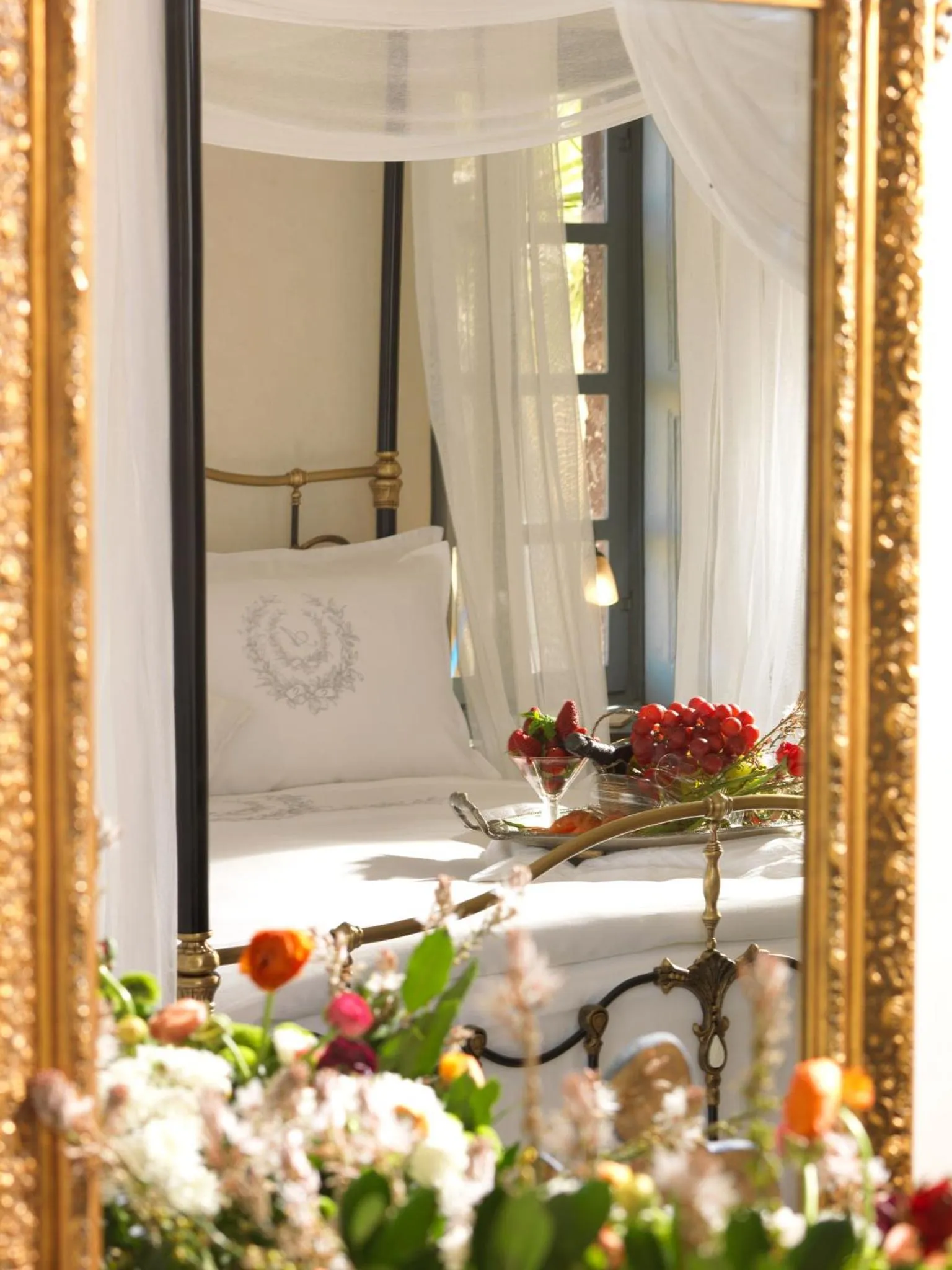 Decorative detail, Bed in OIA UNIQUE HOMES by K&K