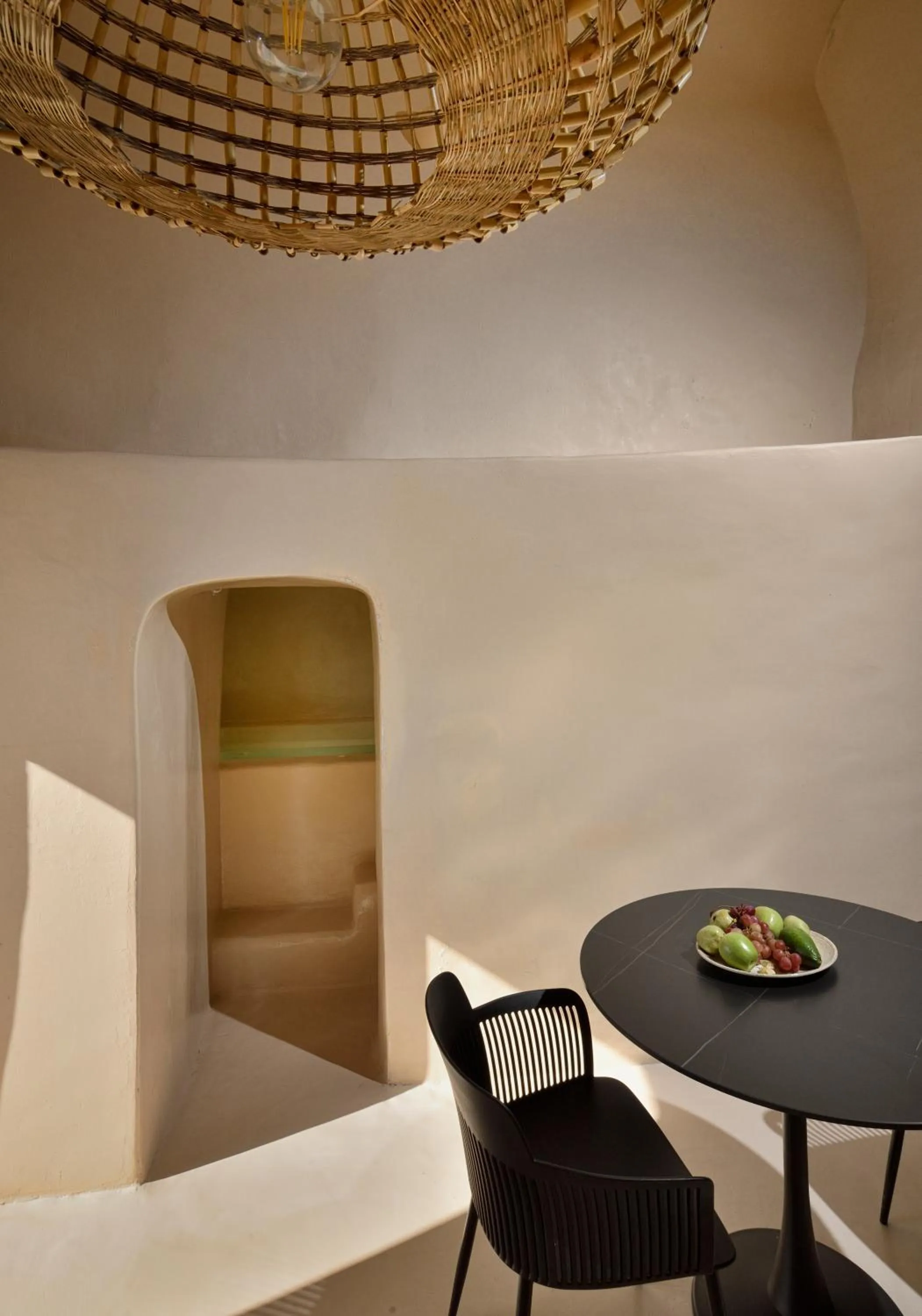 Dining area in OIA UNIQUE HOMES by K&K