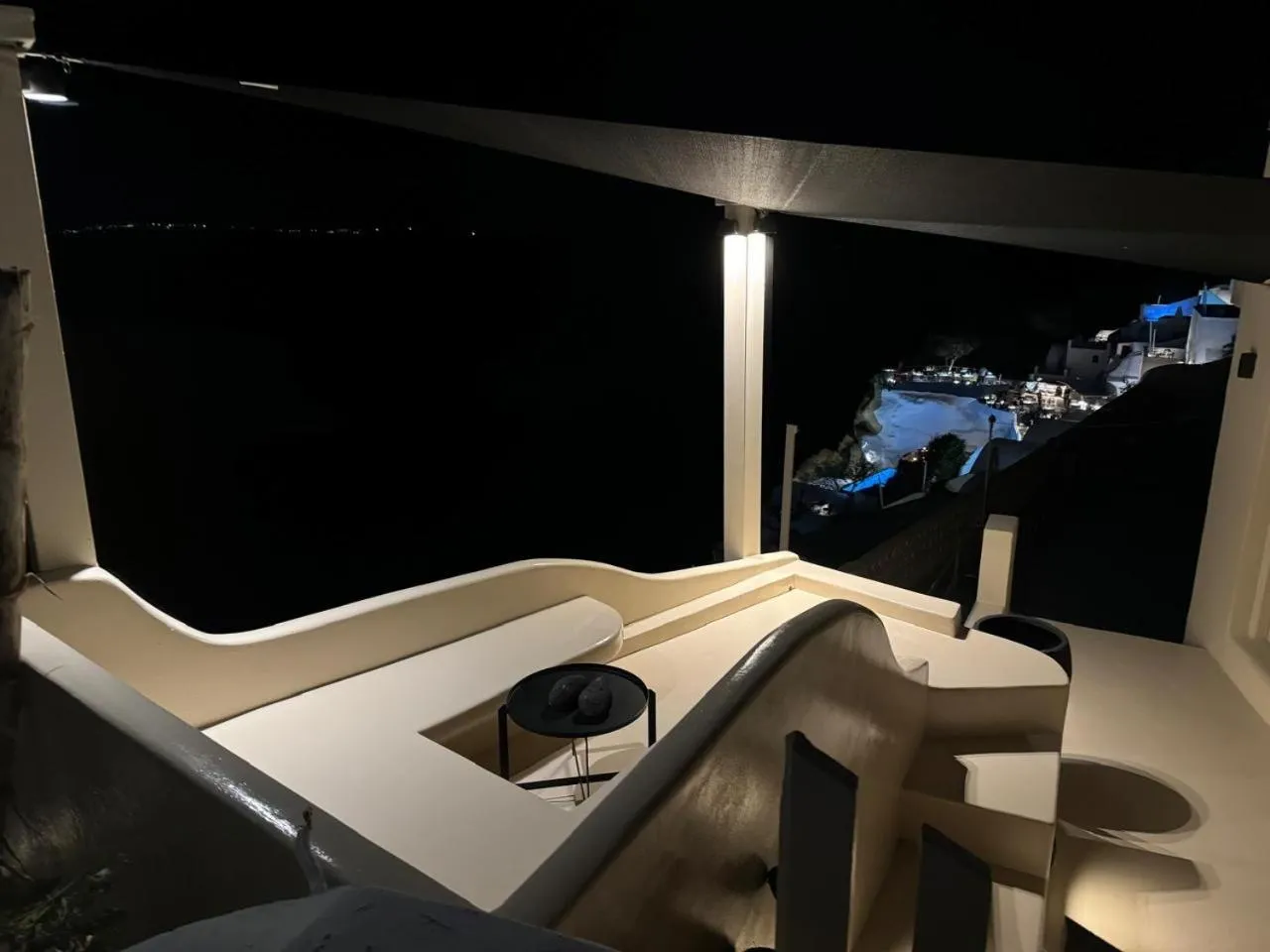 Night in OIA UNIQUE HOMES by K&K