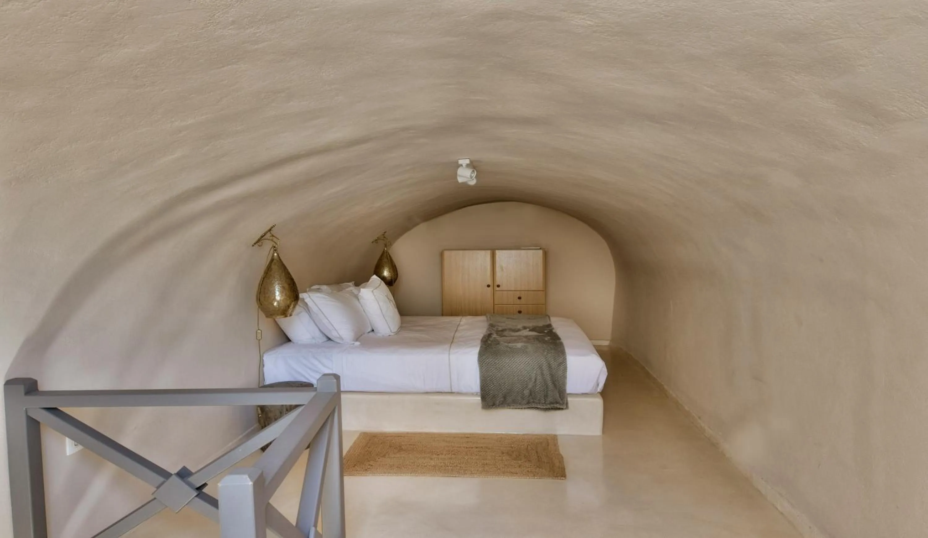 Bedroom, Bed in OIA UNIQUE HOMES by K&K