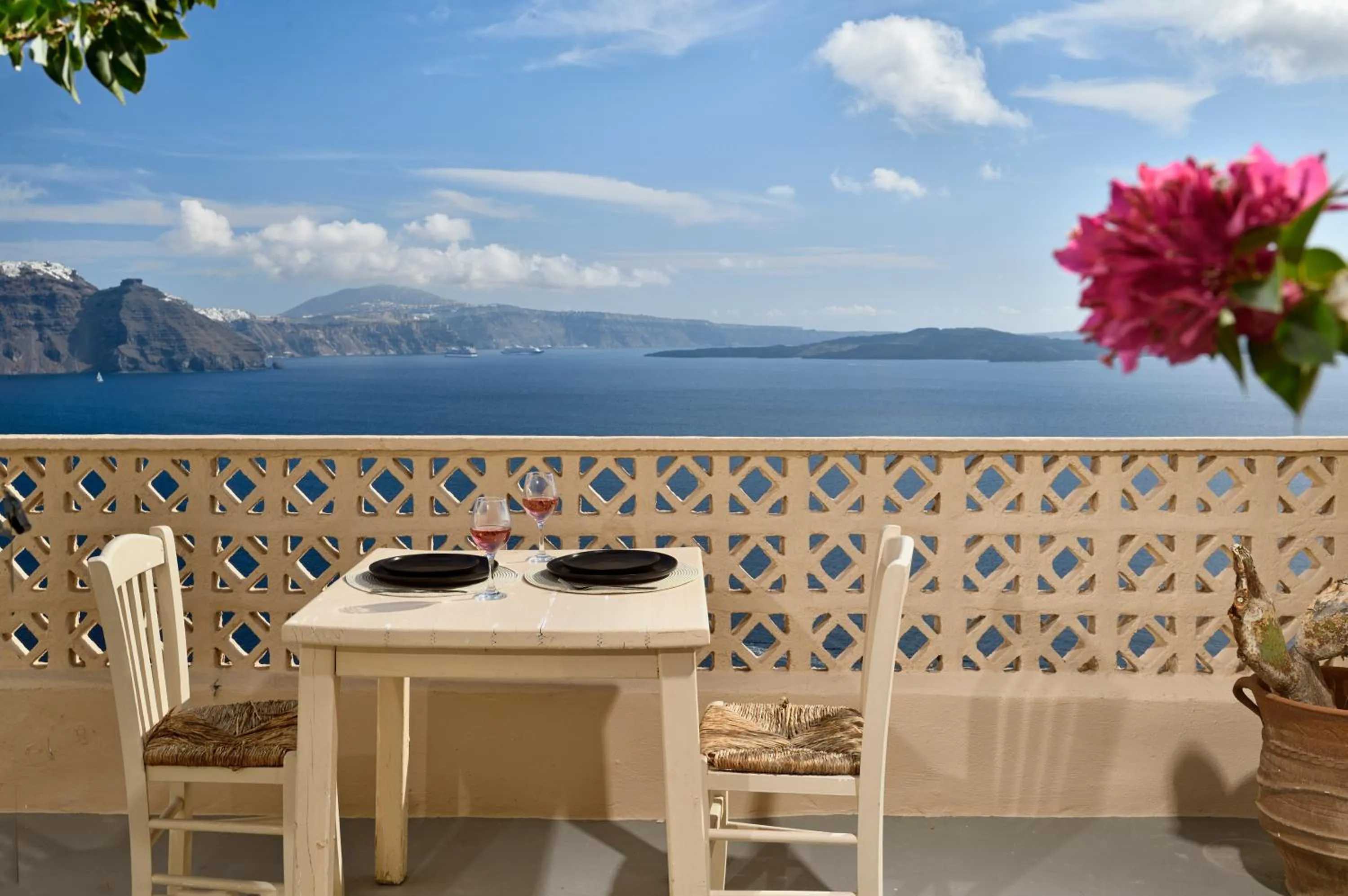 Balcony/Terrace in OIA UNIQUE HOMES by K&K
