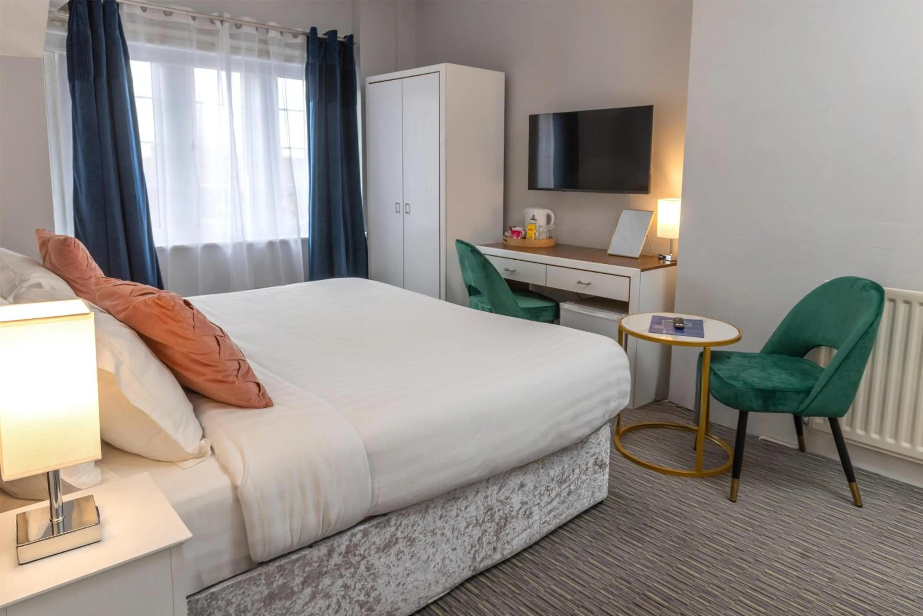 Bedroom, Bed in Best Western The Plough Hotel