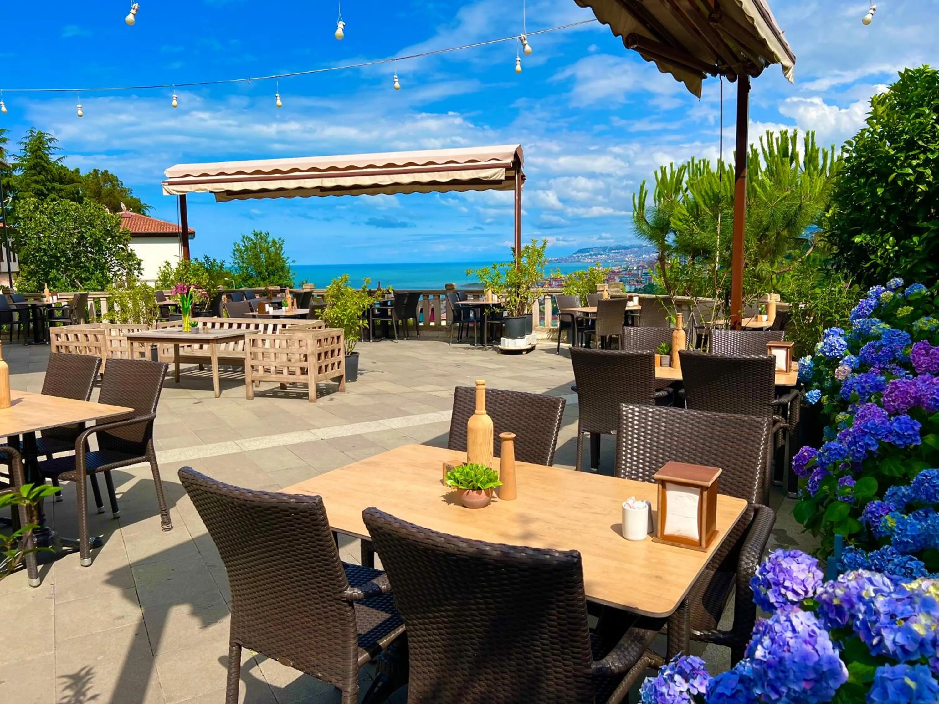 Restaurant/places to eat in Mehmet Efendi Mansion & Hotel