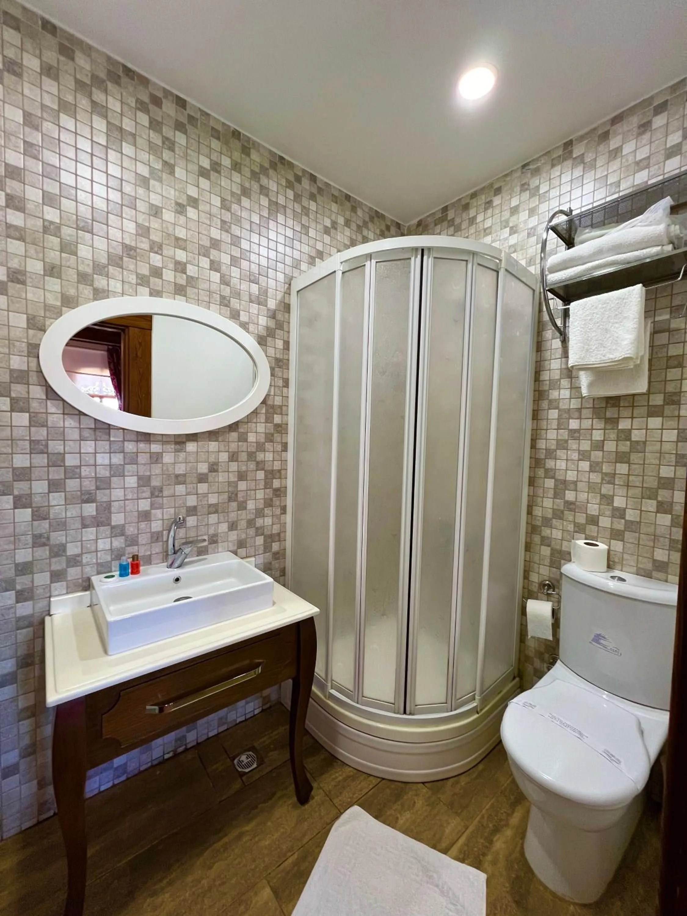 Shower in Mehmet Efendi Mansion & Hotel