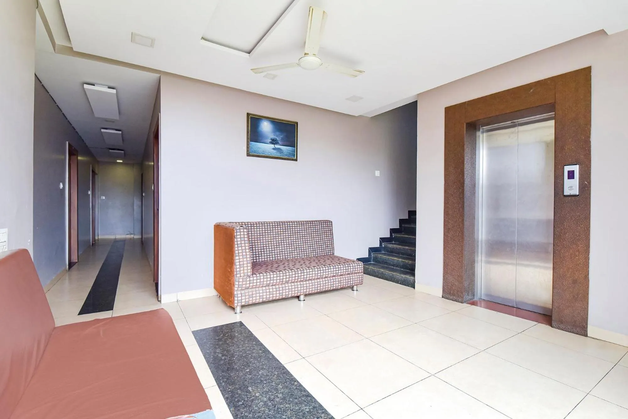 Lobby or reception in FabHotel Raghumani Palace - Nr Mahakal Mandir