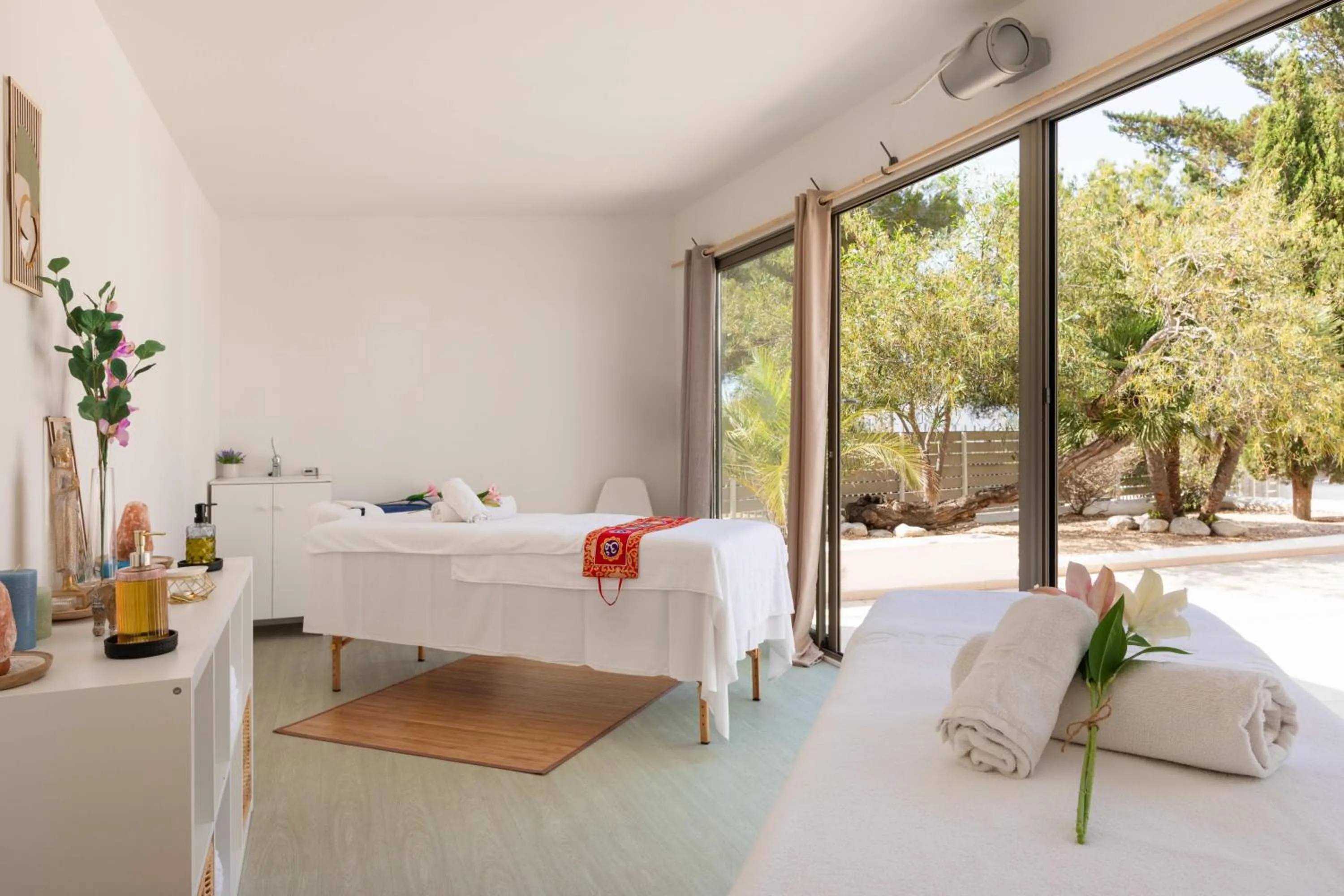 Massage, Bed in THB Ocean Beach - Adults Only