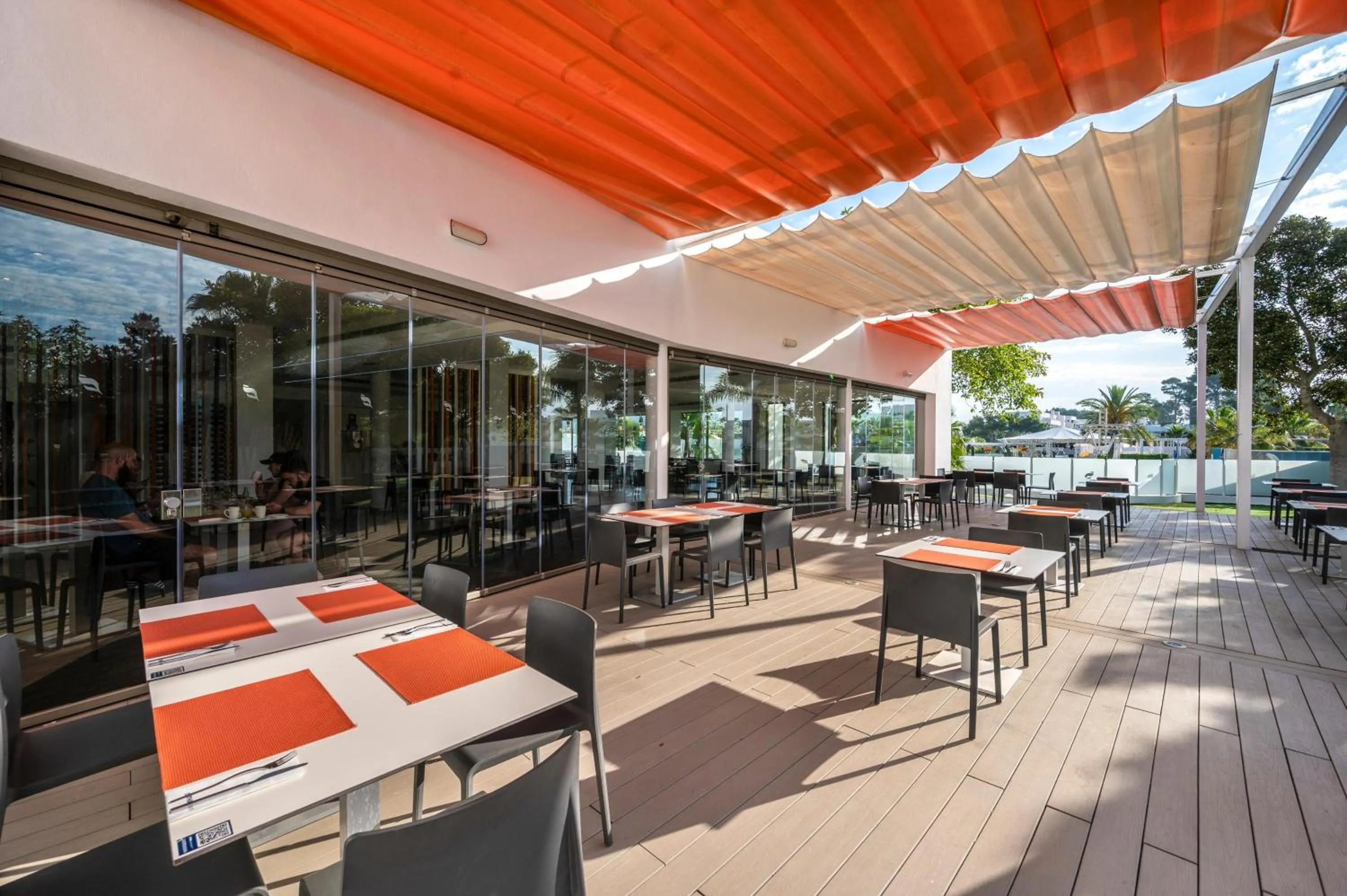 Restaurant/places to eat in THB Ocean Beach - Adults Only