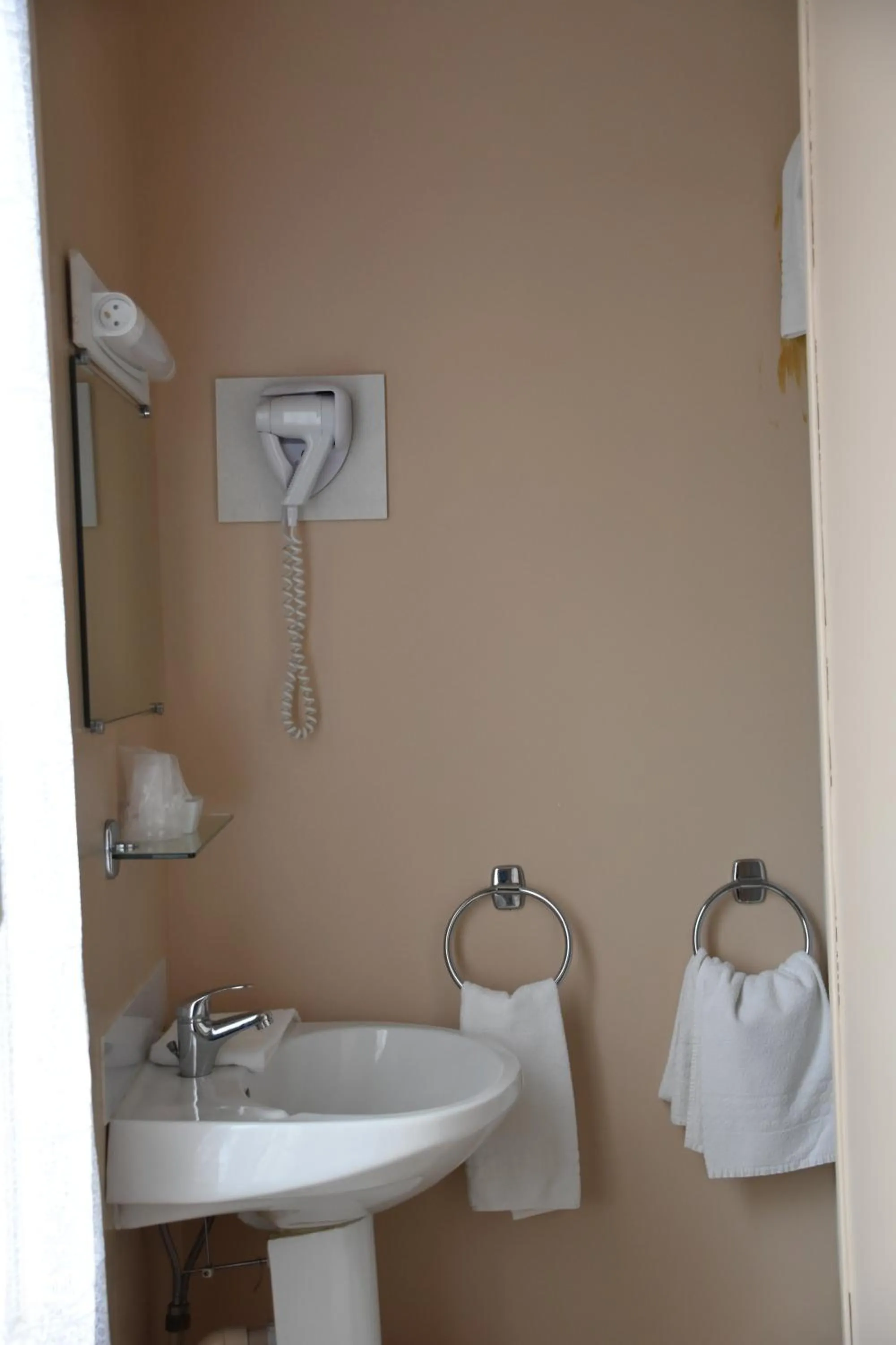Bathroom in Hôtel Le Rider