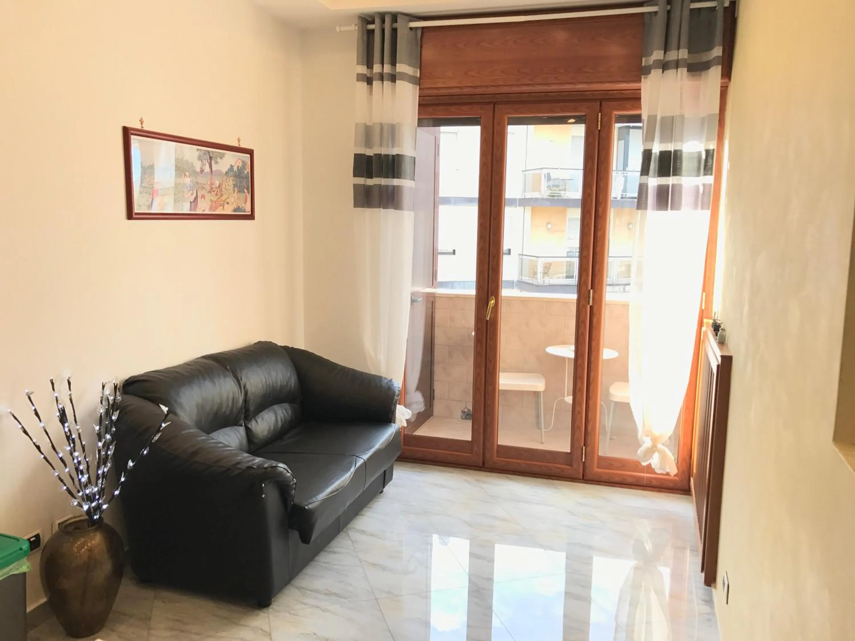 Living room in Supera Napoli Apartment