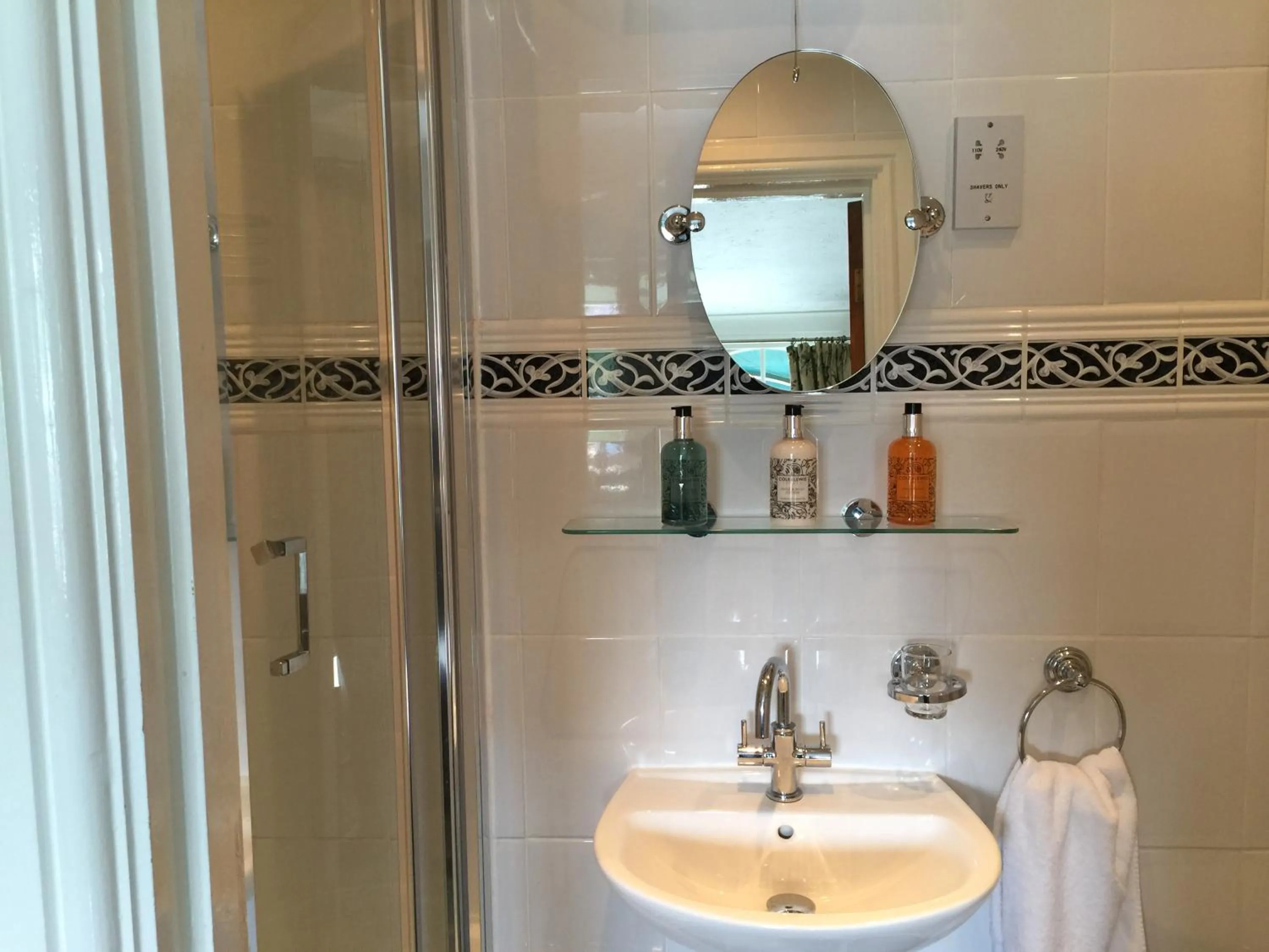 Bathroom in Dolphin Guest House