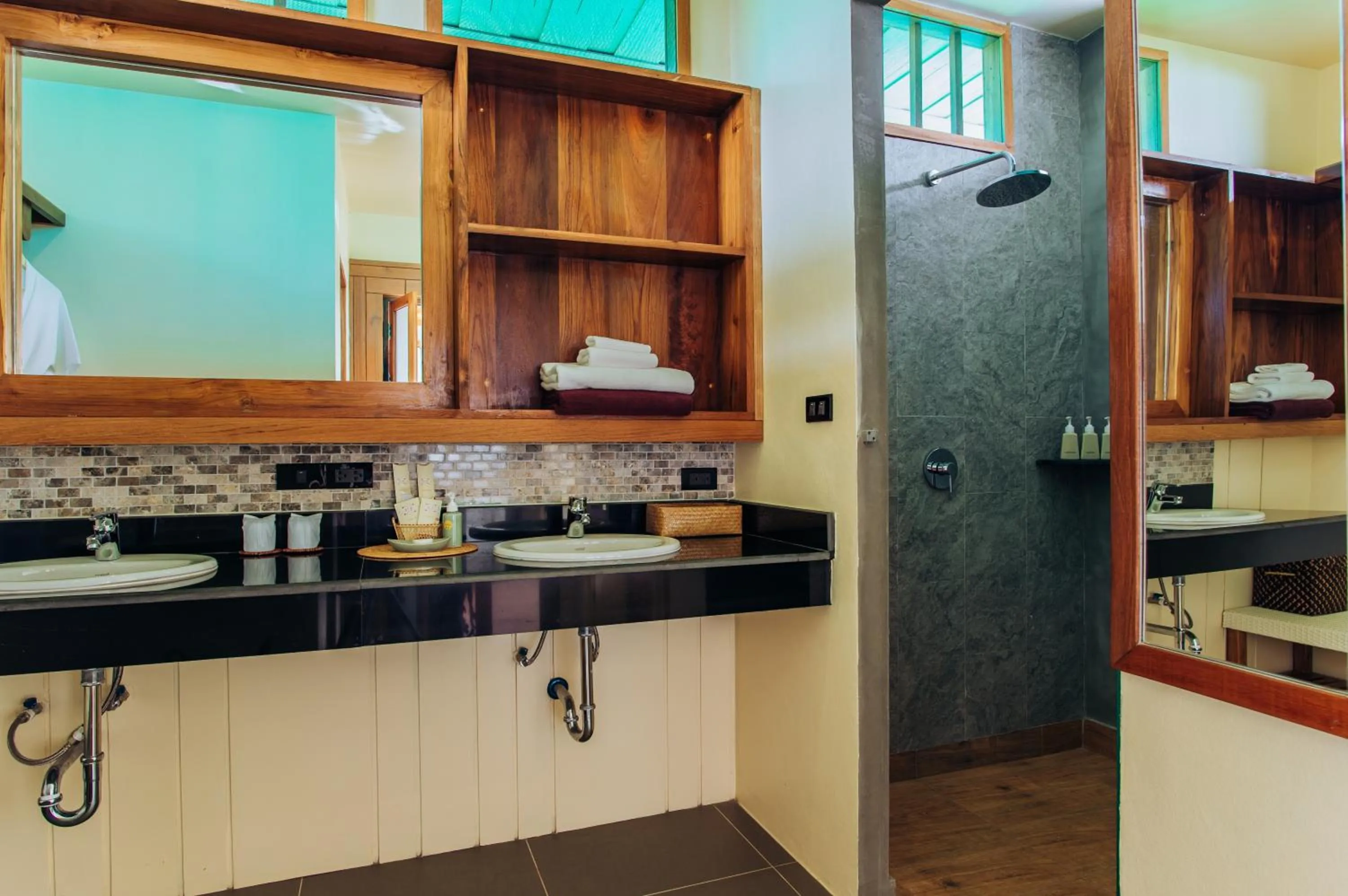 Shower in Koh Yao Yai Hillside Resort