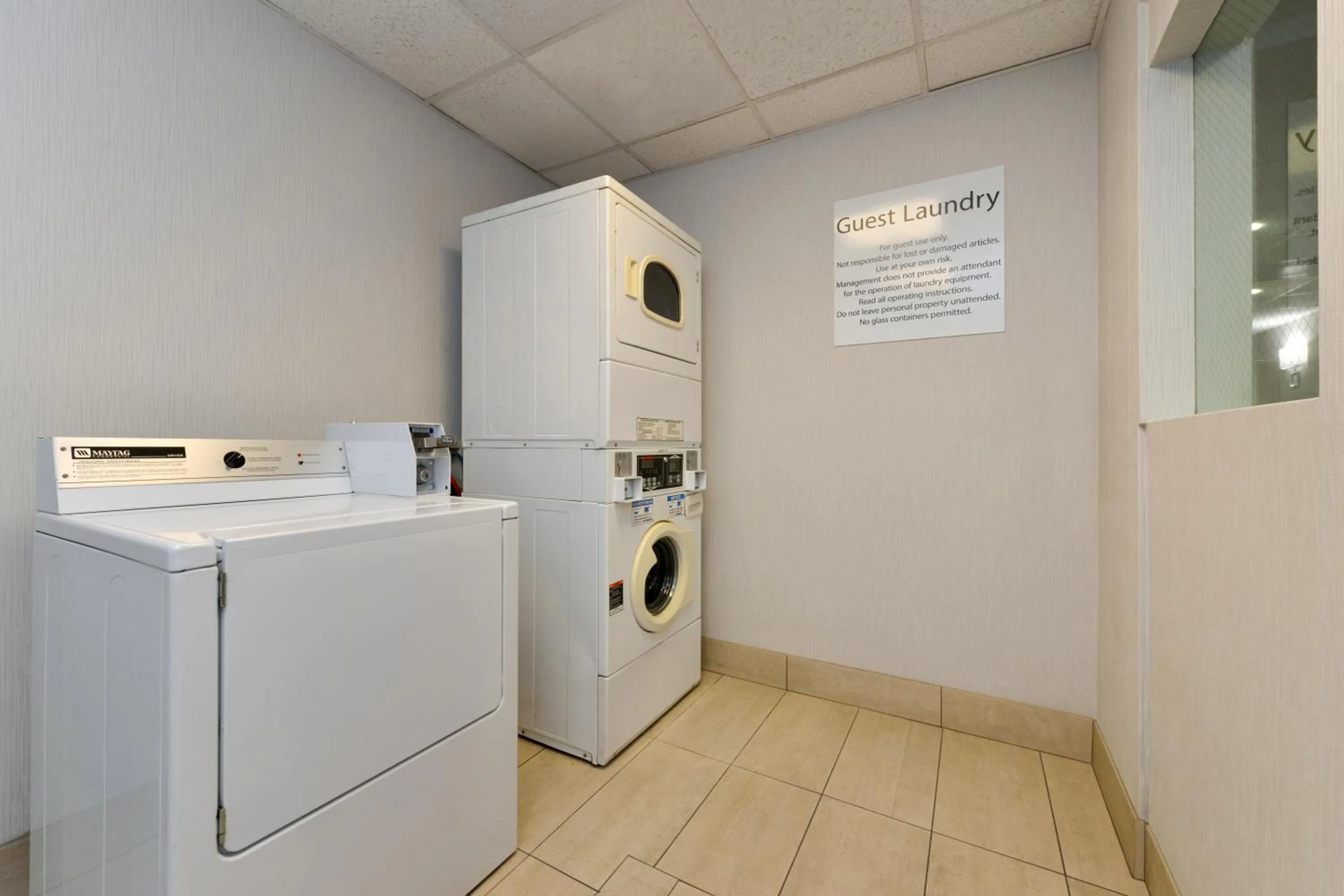 laundry in Holiday Inn Express Madera by IHG