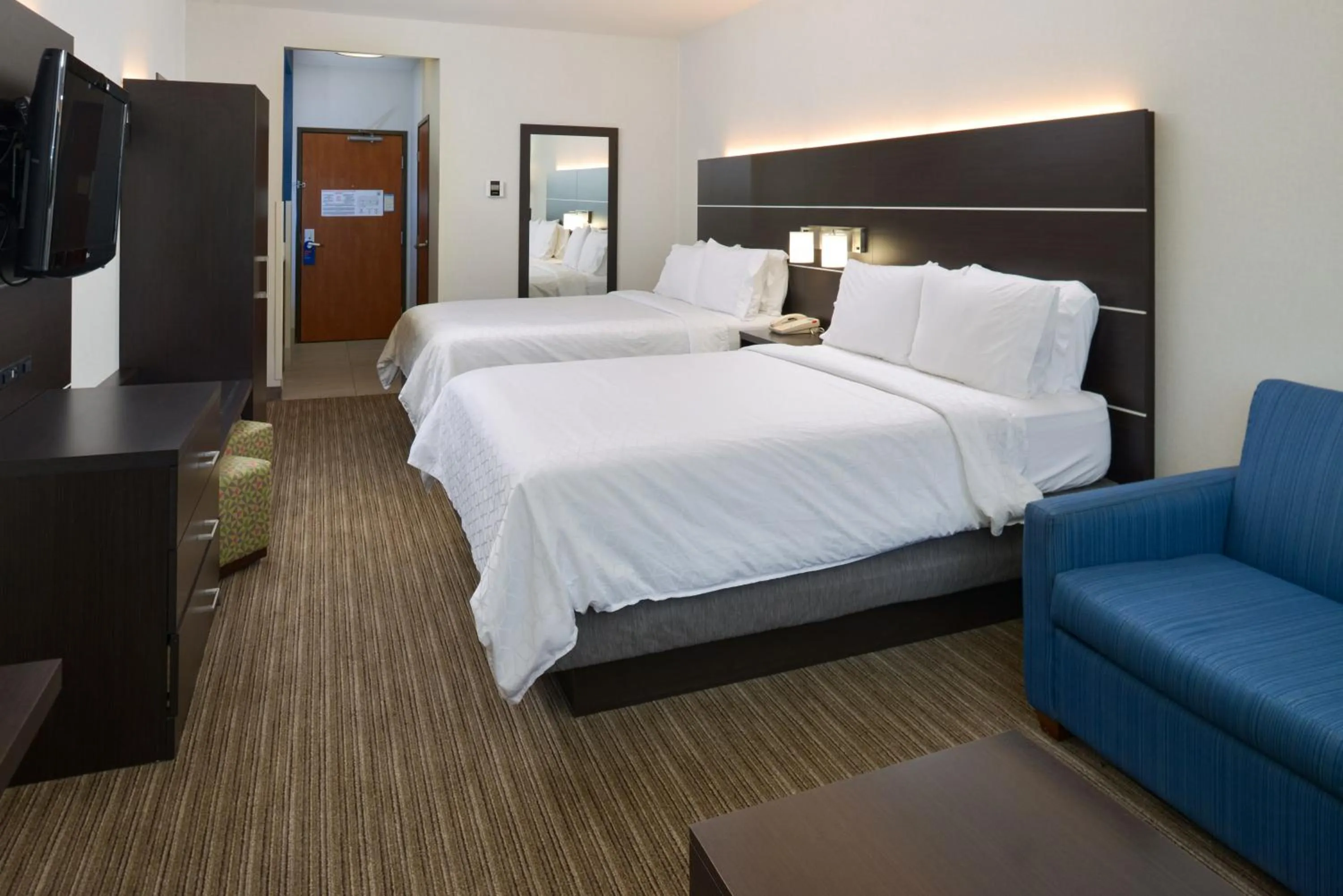 Bedroom, Bed in Holiday Inn Express Madera by IHG