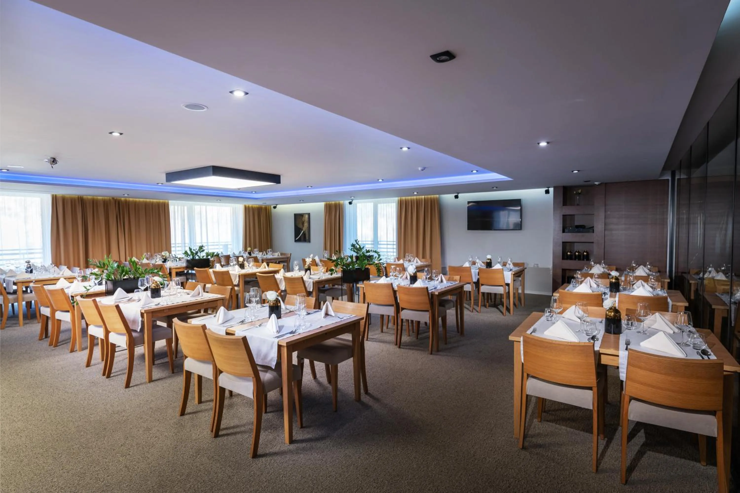 Restaurant/places to eat in Village Resort Hanuliak