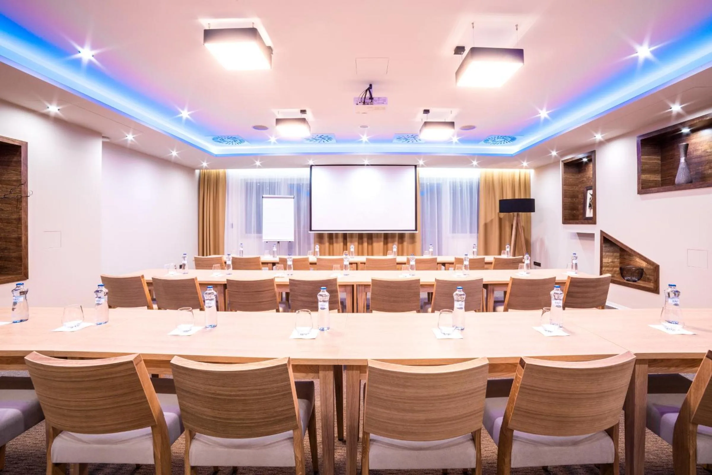 Communal lounge/ TV room in Village Resort Hanuliak