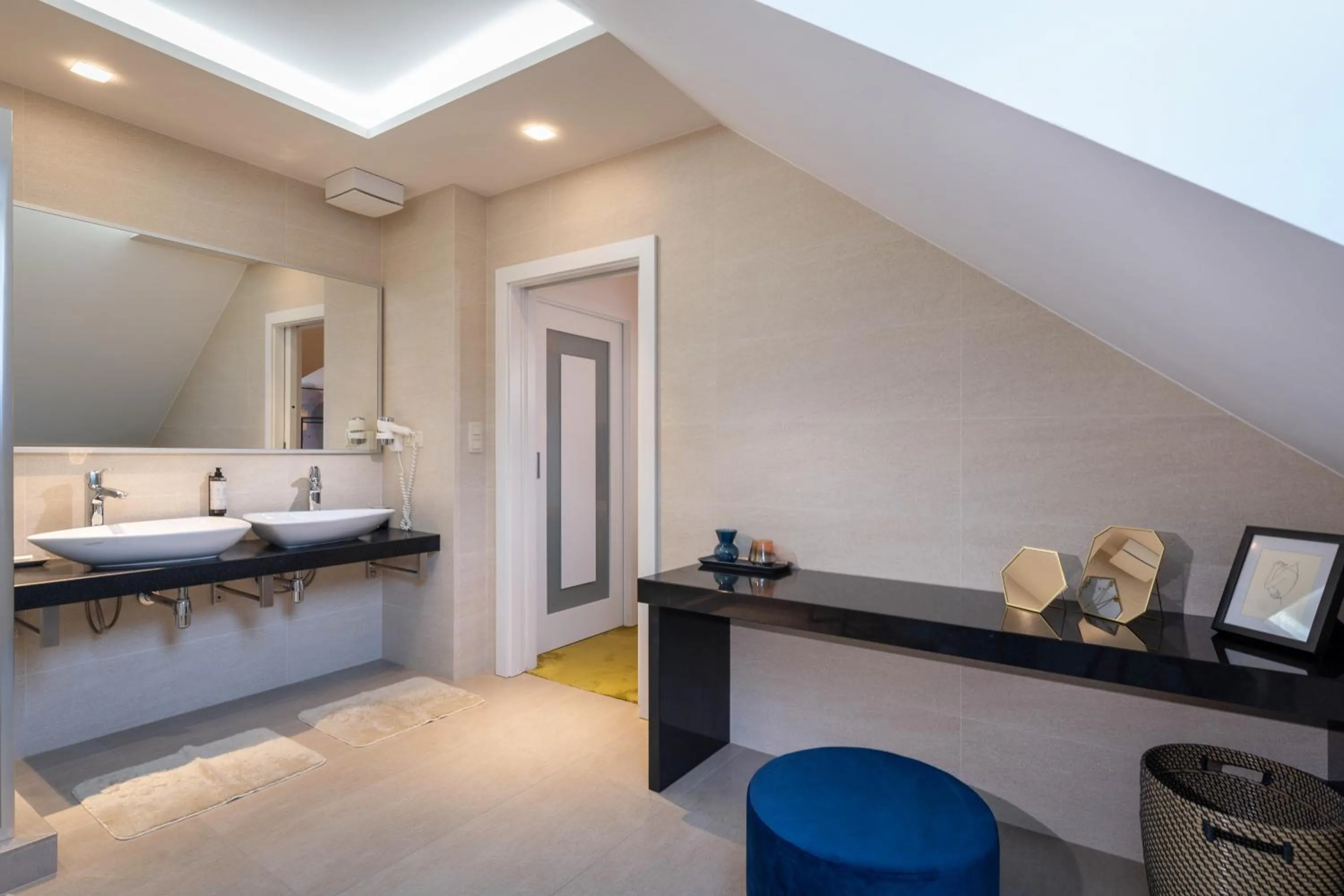 Bathroom, Bed in Village Resort Hanuliak