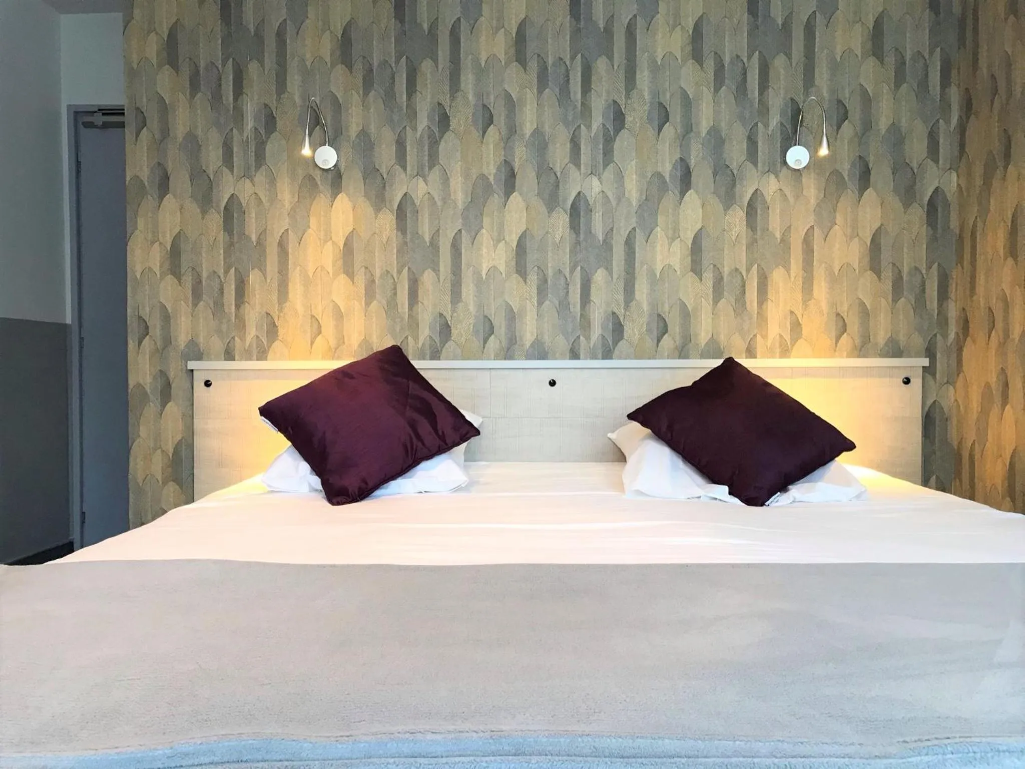 Balcony/Terrace, Bed in L'Auberg'ine - Maison Glenn Anna