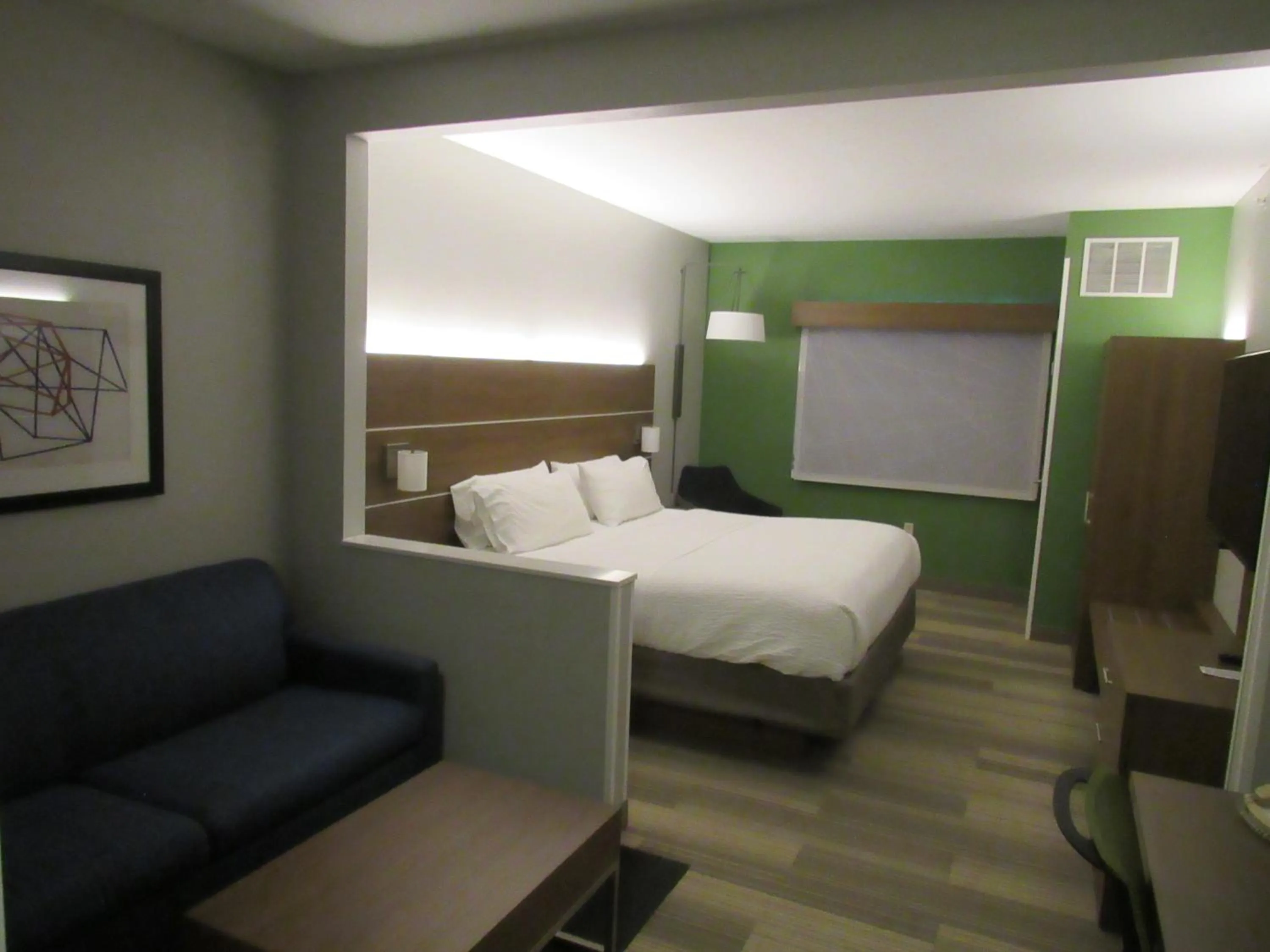 Bedroom, Bed in Holiday Inn Express Hotel & Suites Lincoln South by IHG