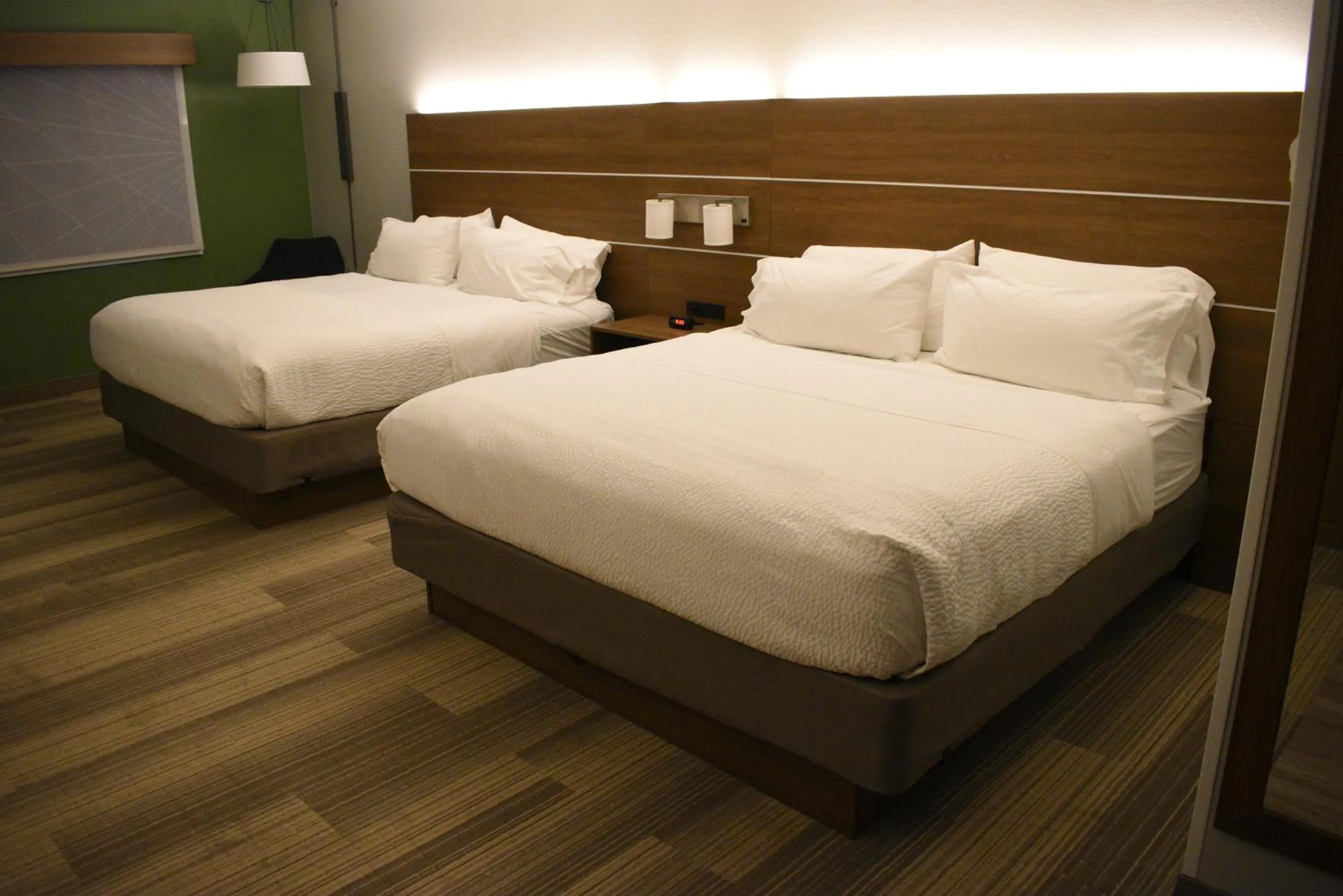Bedroom, Bed in Holiday Inn Express Hotel & Suites Lincoln South by IHG