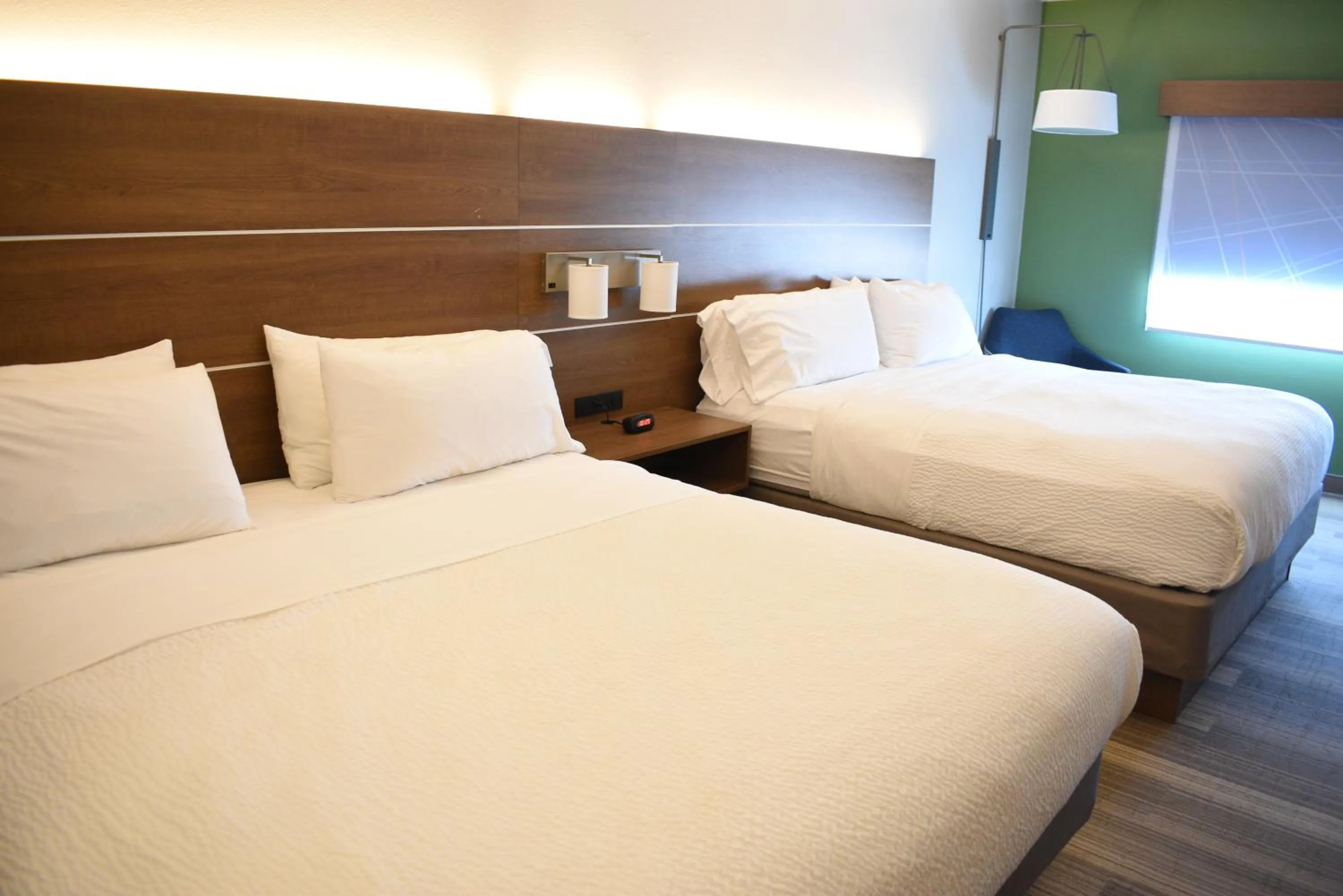 Bedroom, Bed in Holiday Inn Express Hotel & Suites Lincoln South by IHG