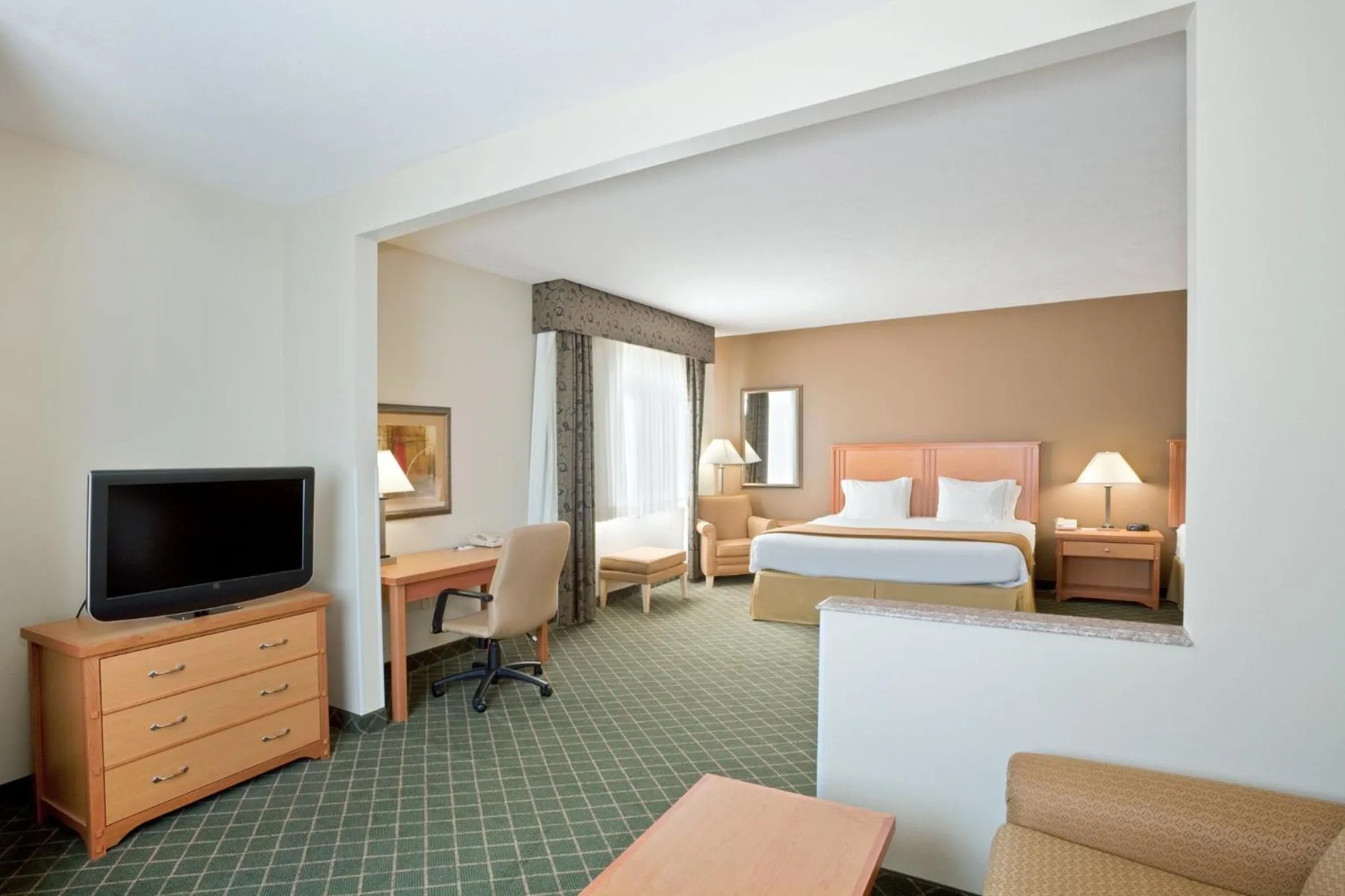Photo of the whole room, Bed in Holiday Inn Express Hotel & Suites Lincoln South by IHG
