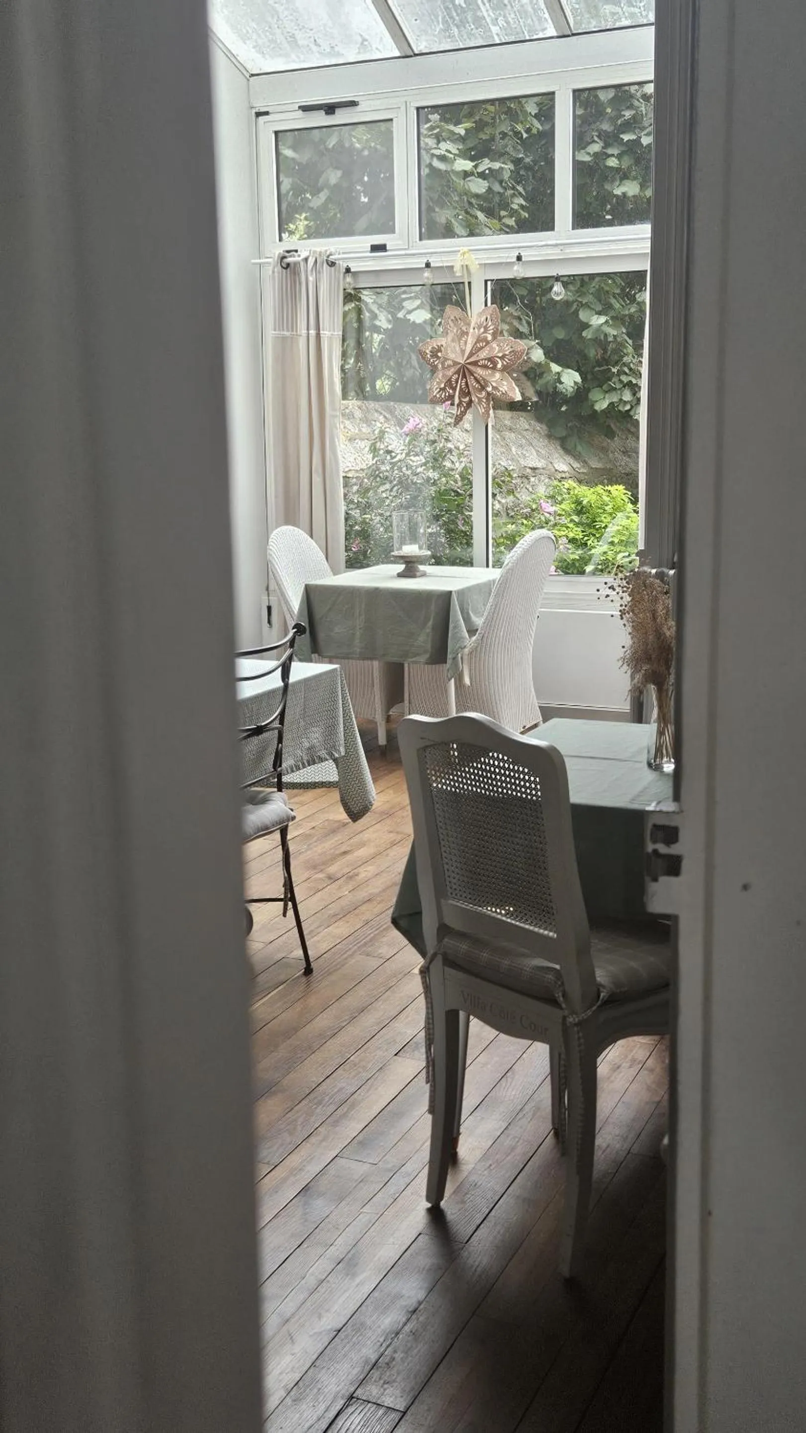 Dining area in La Villa Côté Cour