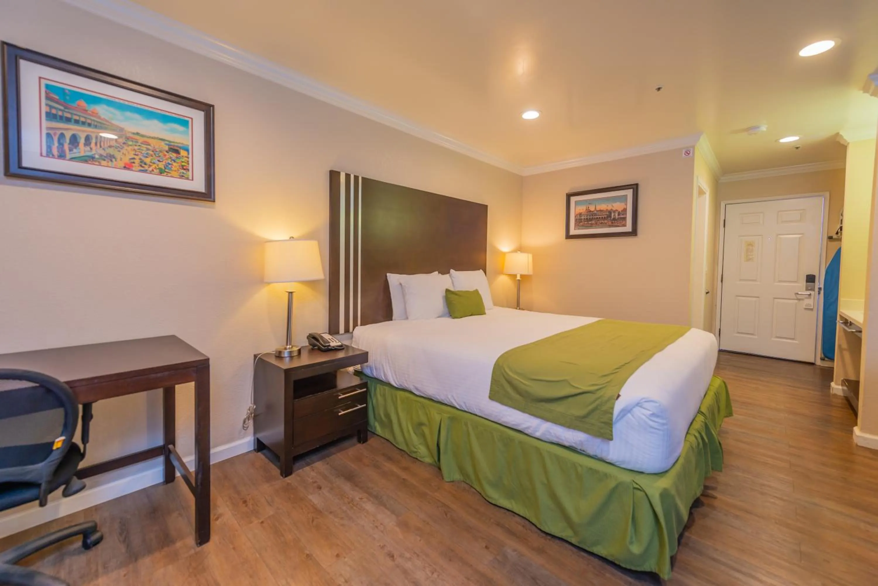 Bed in Ocean Pacific Lodge