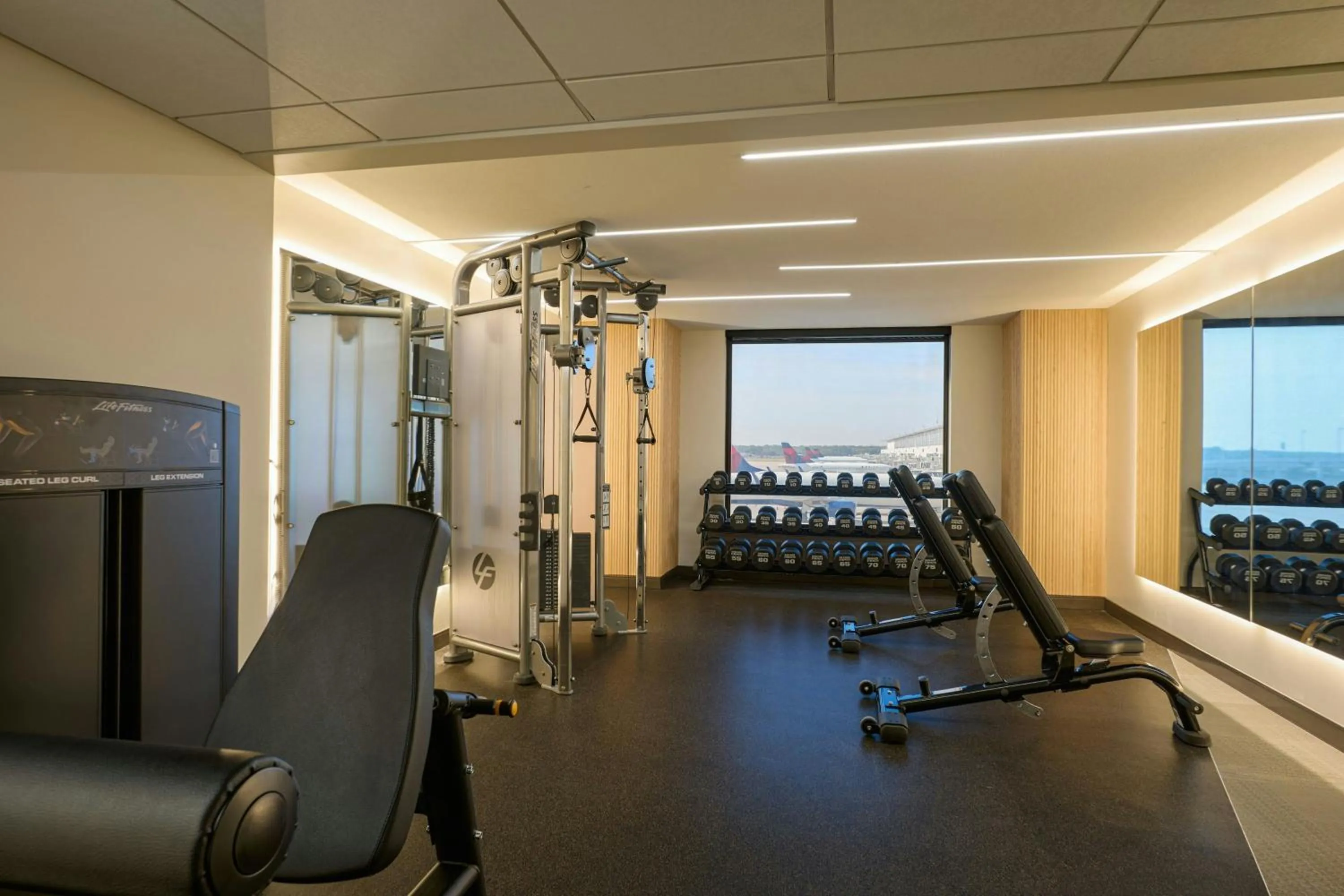 Fitness centre/facilities in The Westin Detroit Metropolitan Airport