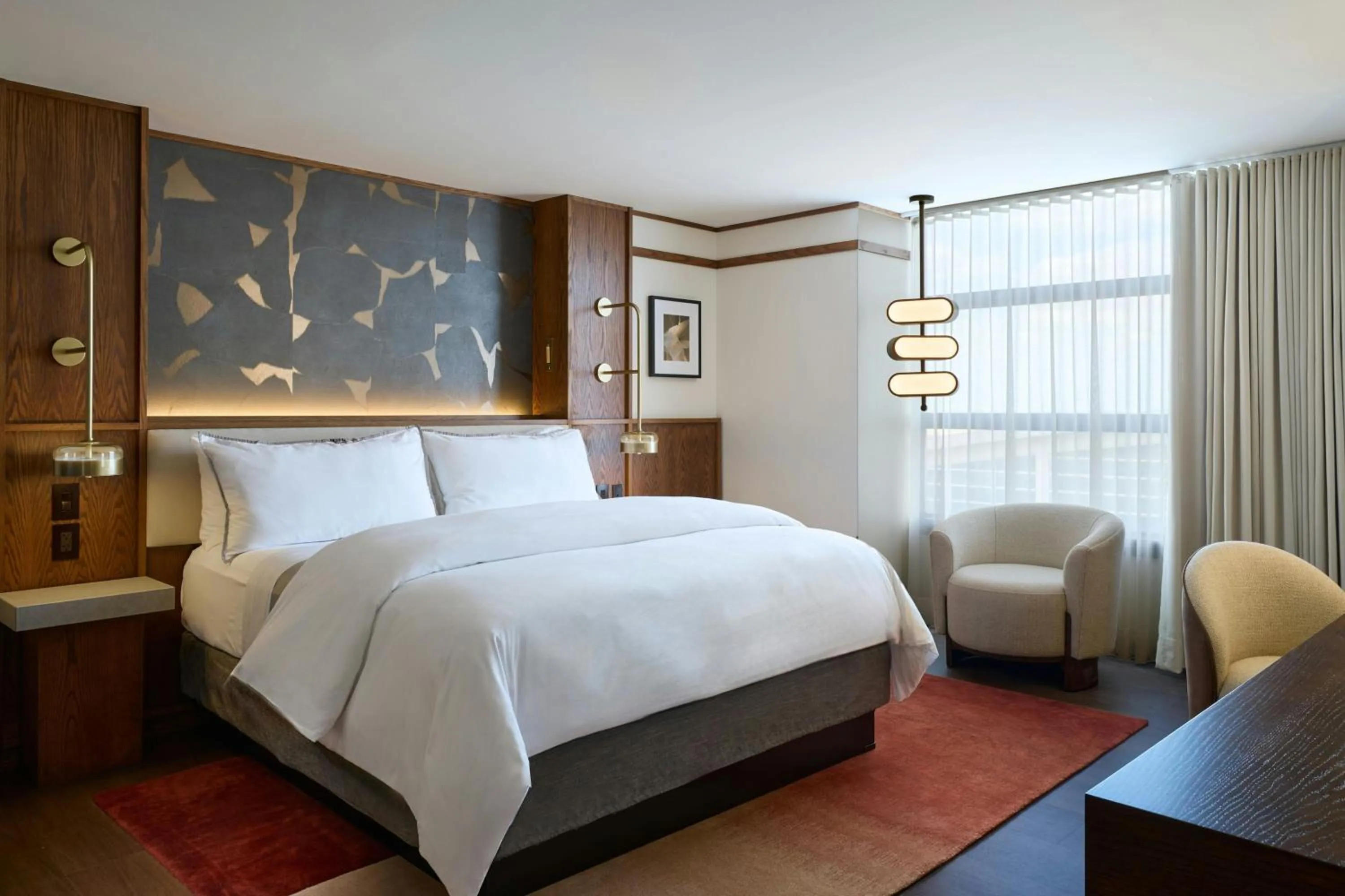 Bedroom, Bed in The Westin Detroit Metropolitan Airport