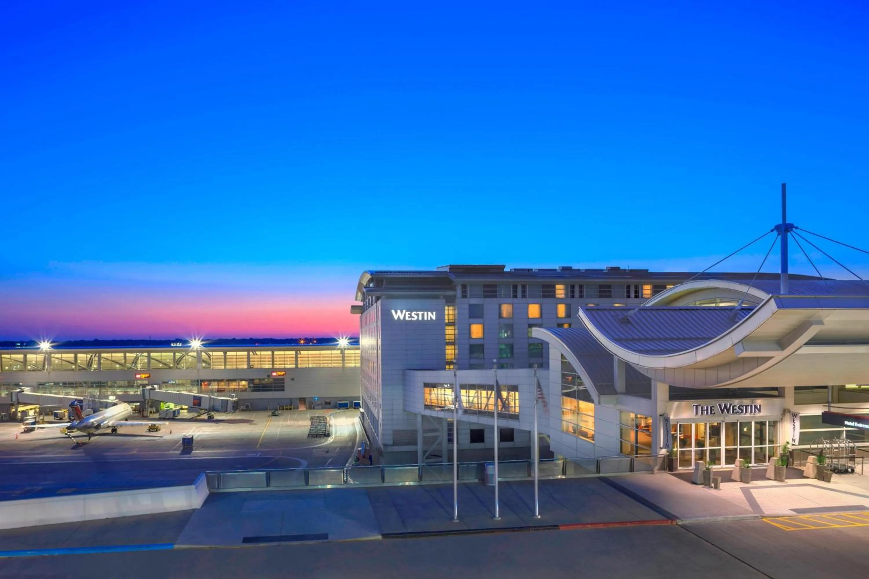 Property building in The Westin Detroit Metropolitan Airport