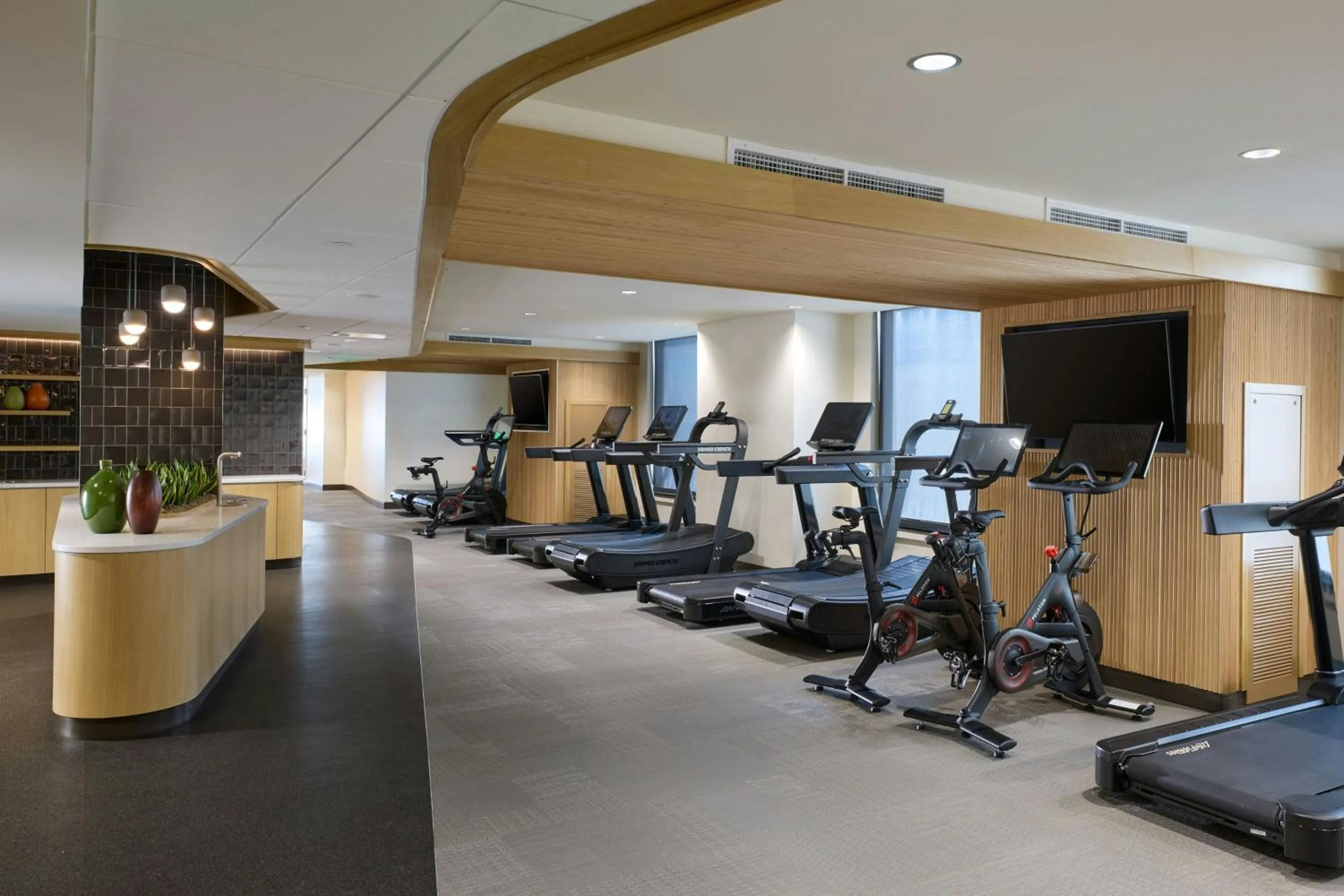 Fitness centre/facilities in The Westin Detroit Metropolitan Airport