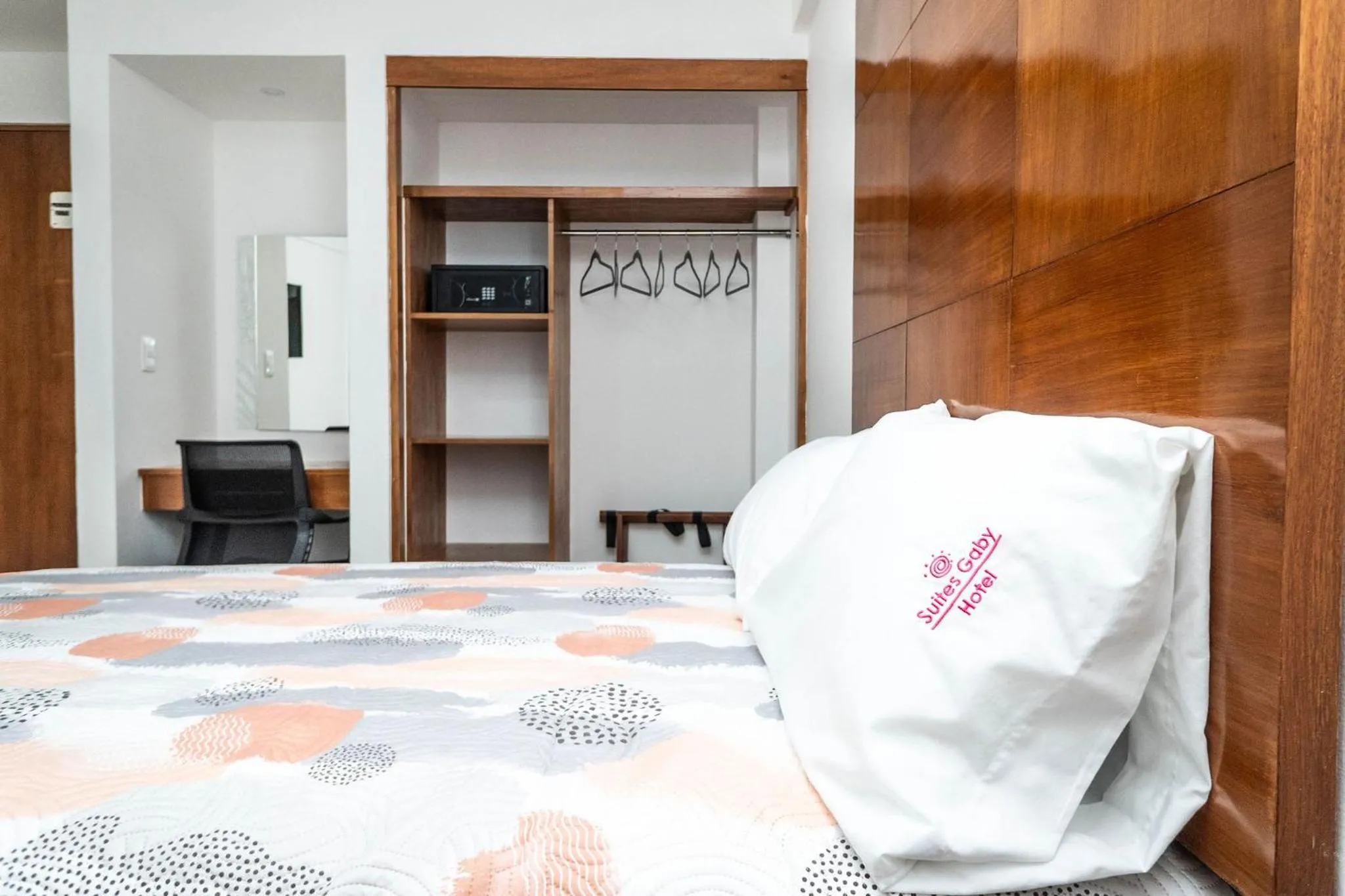 Bed in Hotel Suites Gaby