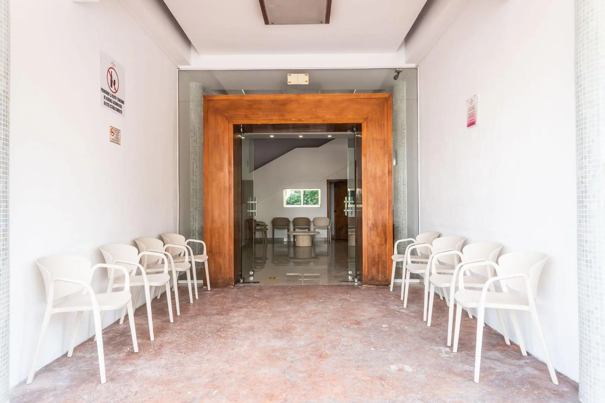 Facade/entrance in Hotel Suites Gaby