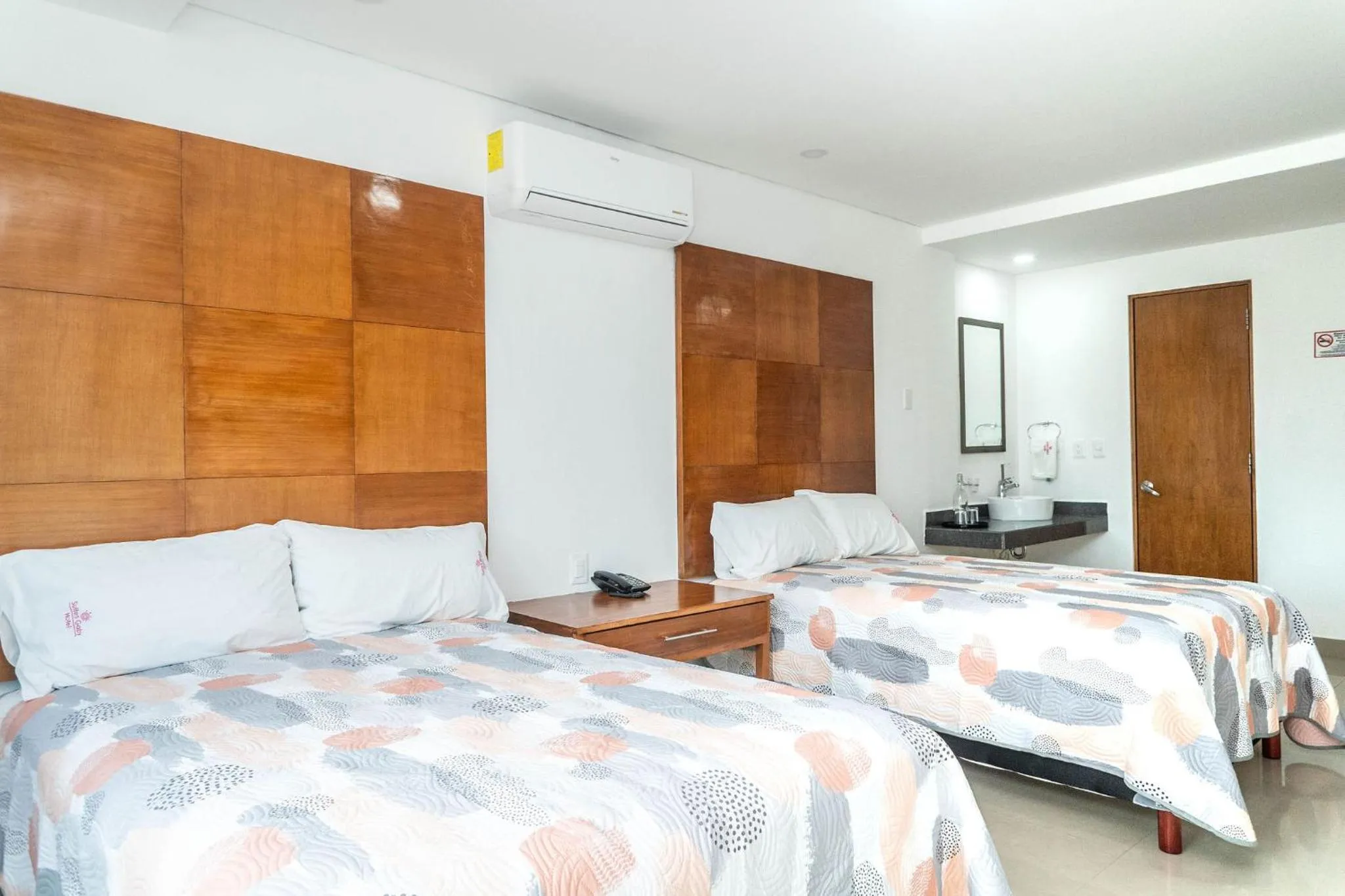 Bed in Hotel Suites Gaby