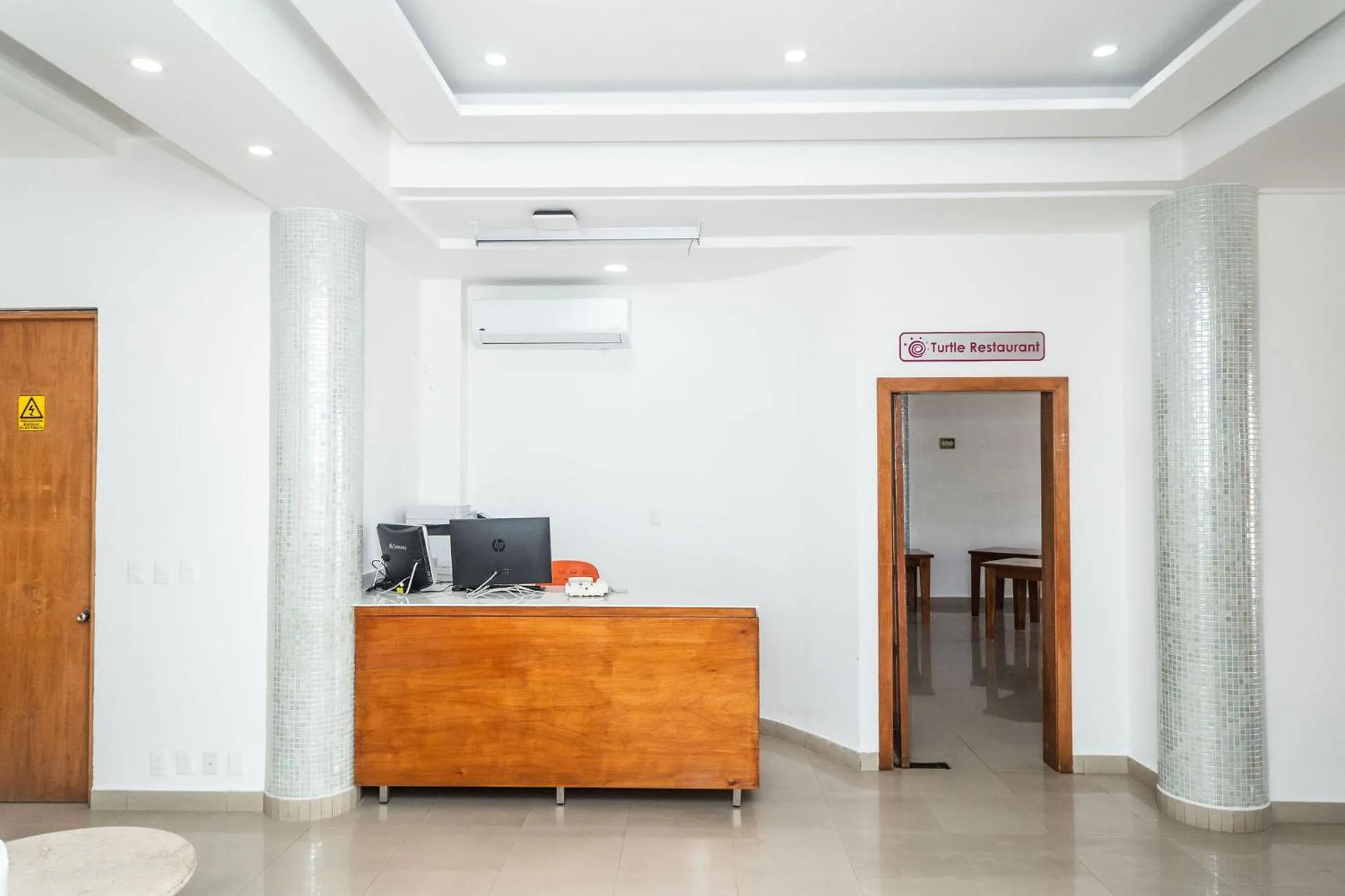 Restaurant/places to eat in Hotel Suites Gaby