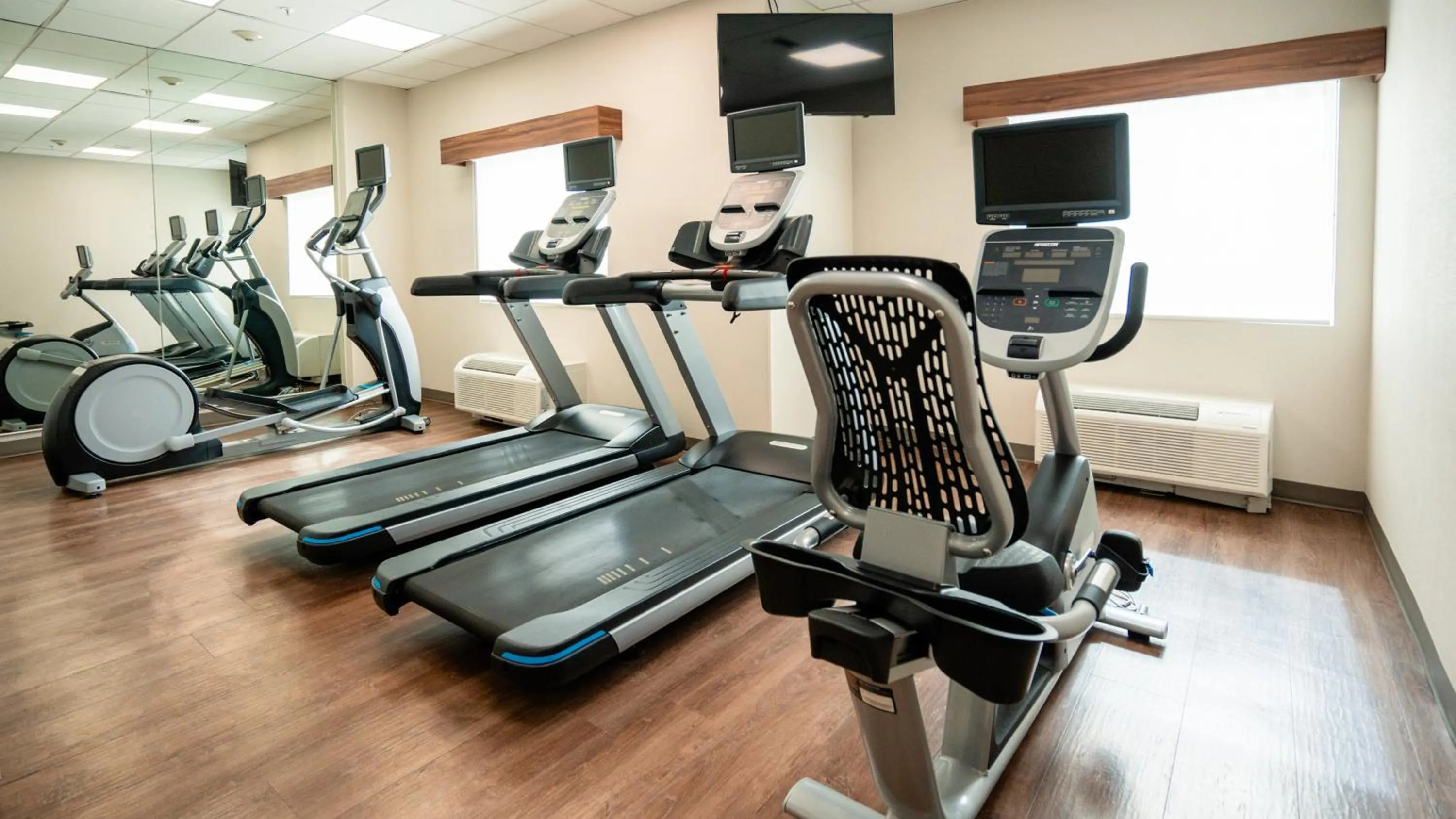 Fitness centre/facilities in Holiday Inn Express Hotel & Suites CD. Juarez - Las Misiones by IHG
