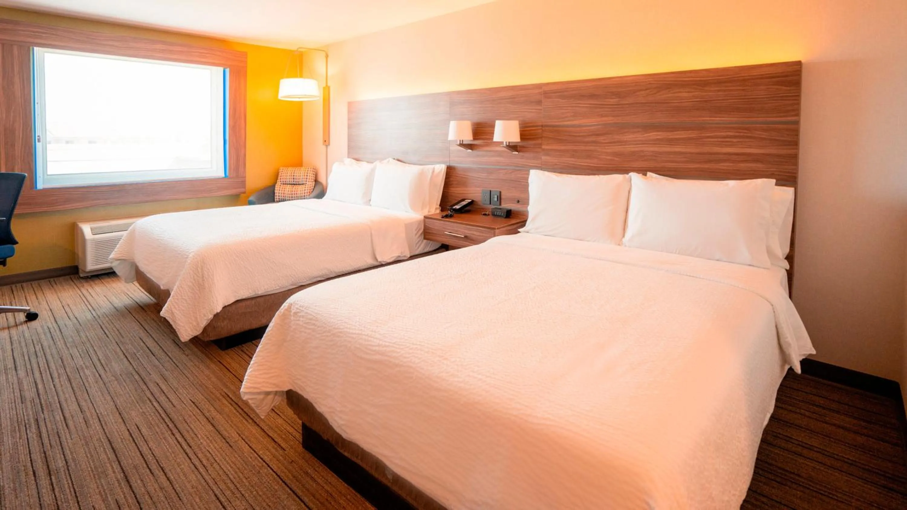 Photo of the whole room, Bed in Holiday Inn Express Hotel & Suites CD. Juarez - Las Misiones by IHG