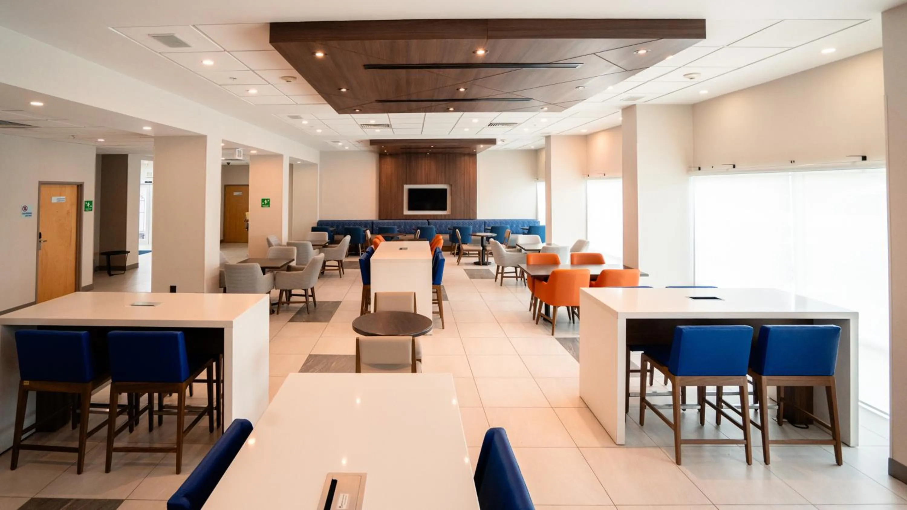 Restaurant/places to eat in Holiday Inn Express Hotel & Suites CD. Juarez - Las Misiones by IHG