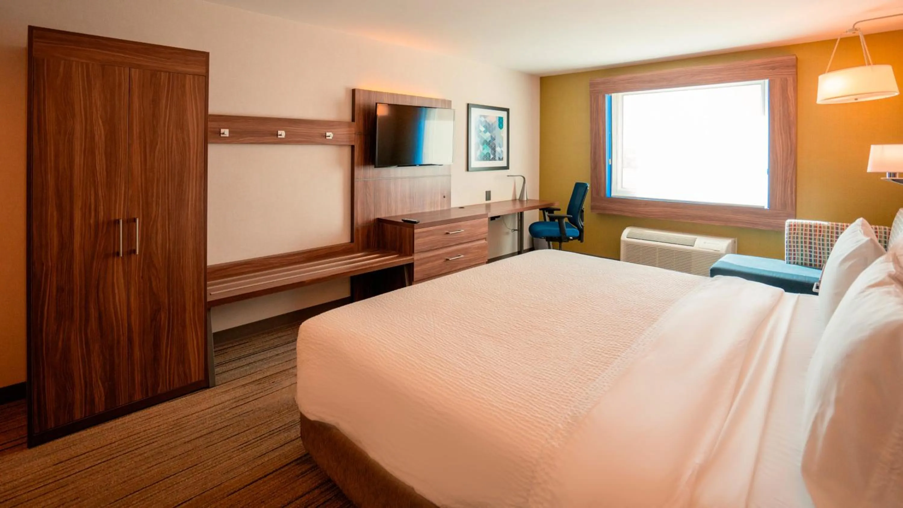 Photo of the whole room, Bed in Holiday Inn Express Hotel & Suites CD. Juarez - Las Misiones by IHG