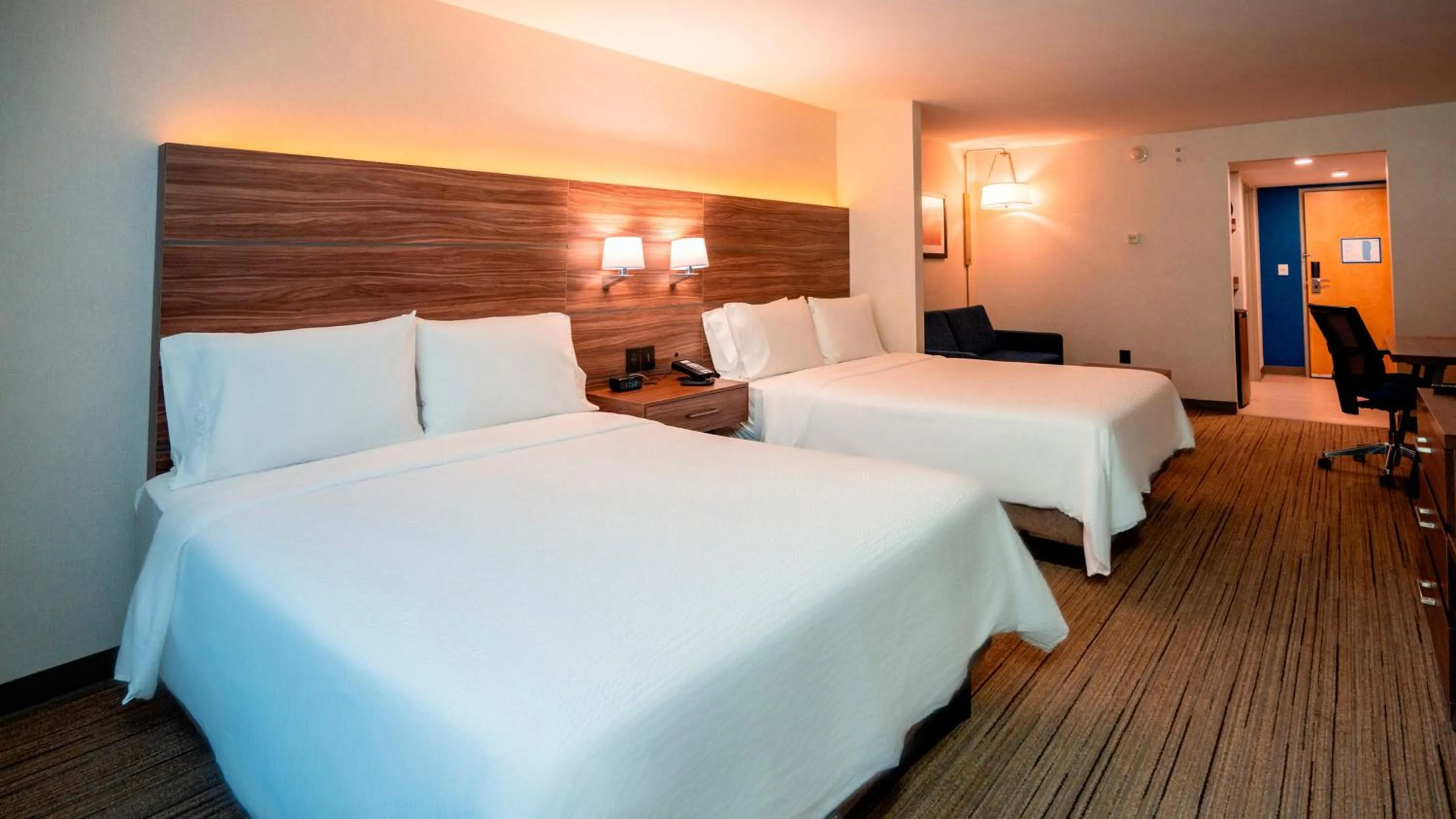 Photo of the whole room, Bed in Holiday Inn Express Hotel & Suites CD. Juarez - Las Misiones by IHG