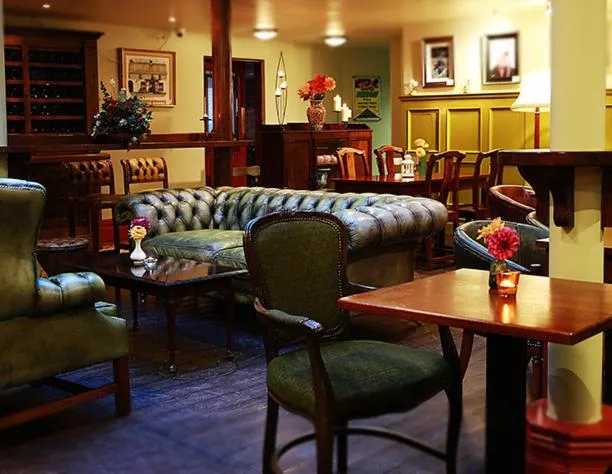 Lounge or bar in Reddans of Bettystown Luxury Bed & Breakfast, Restaurant and Bar