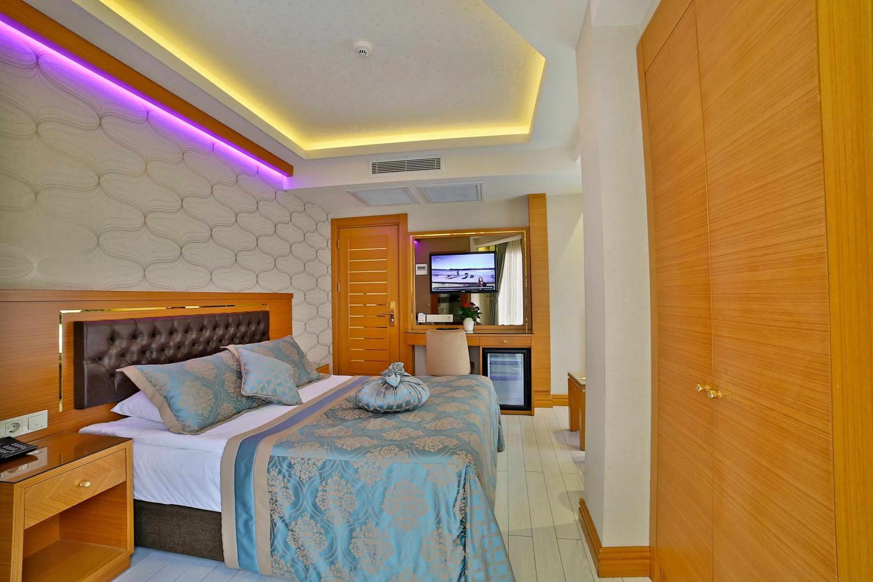 Bed in Hotel Resitpasa Istanbul