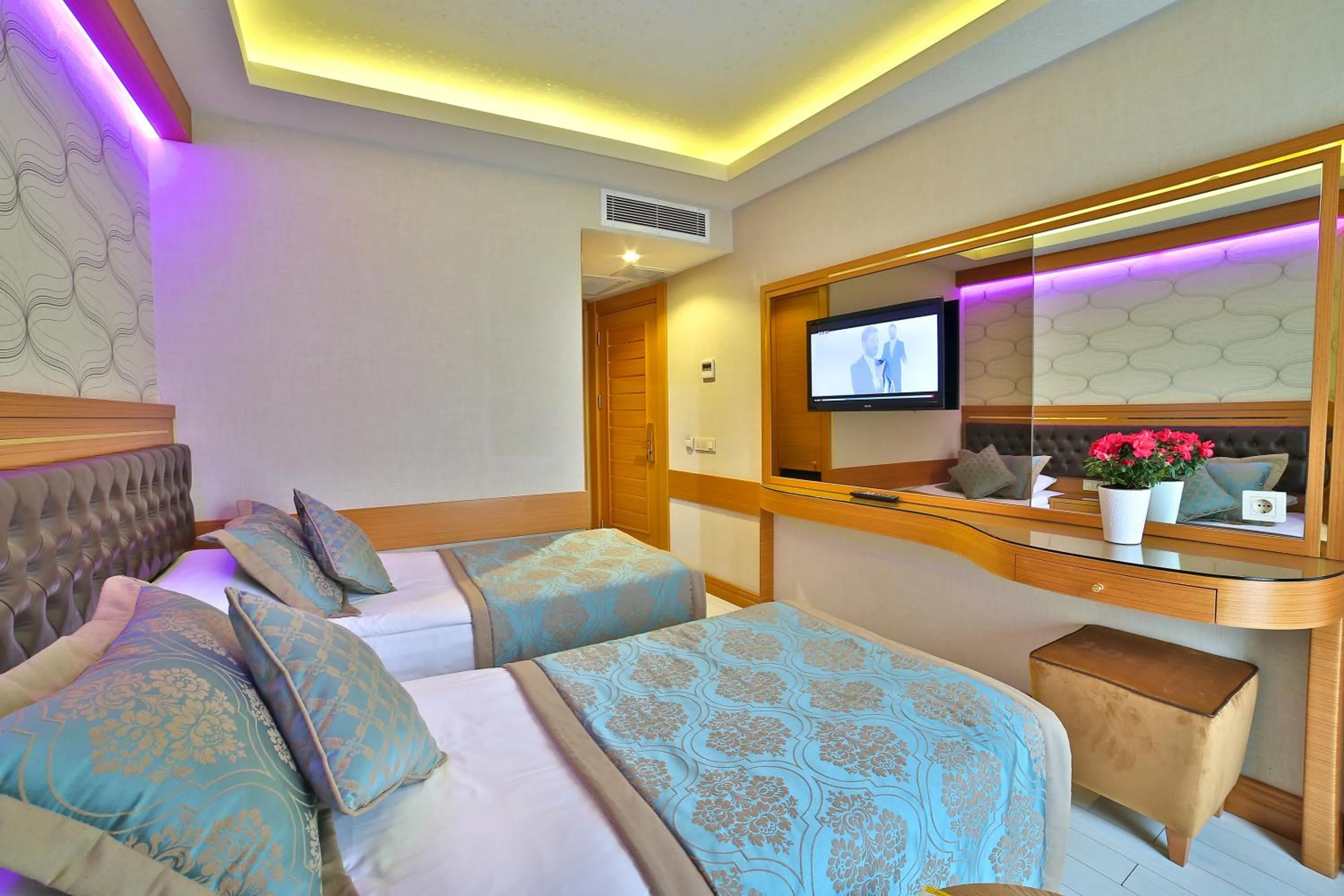 Bed in Hotel Resitpasa Istanbul