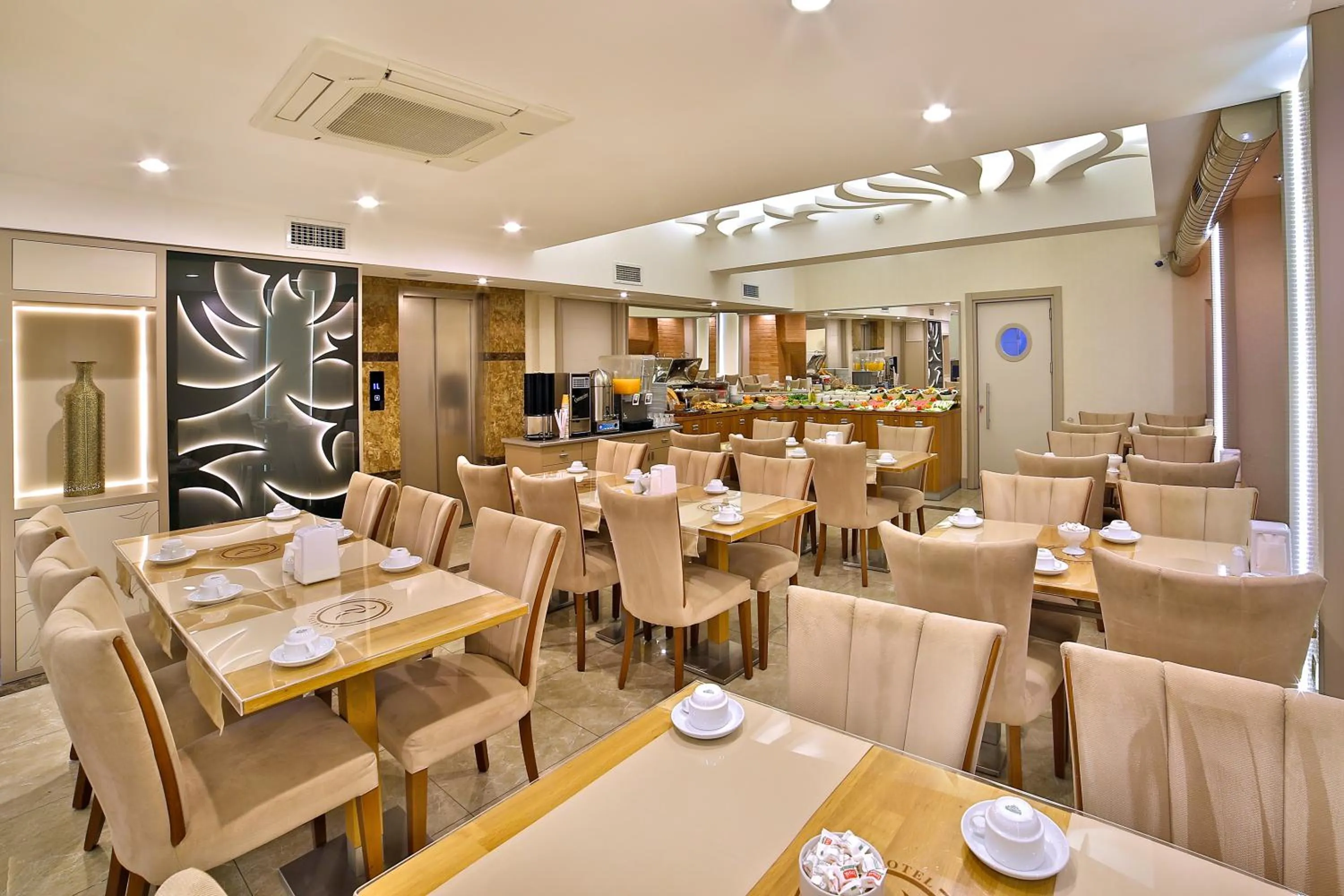 Restaurant/places to eat in Hotel Resitpasa Istanbul